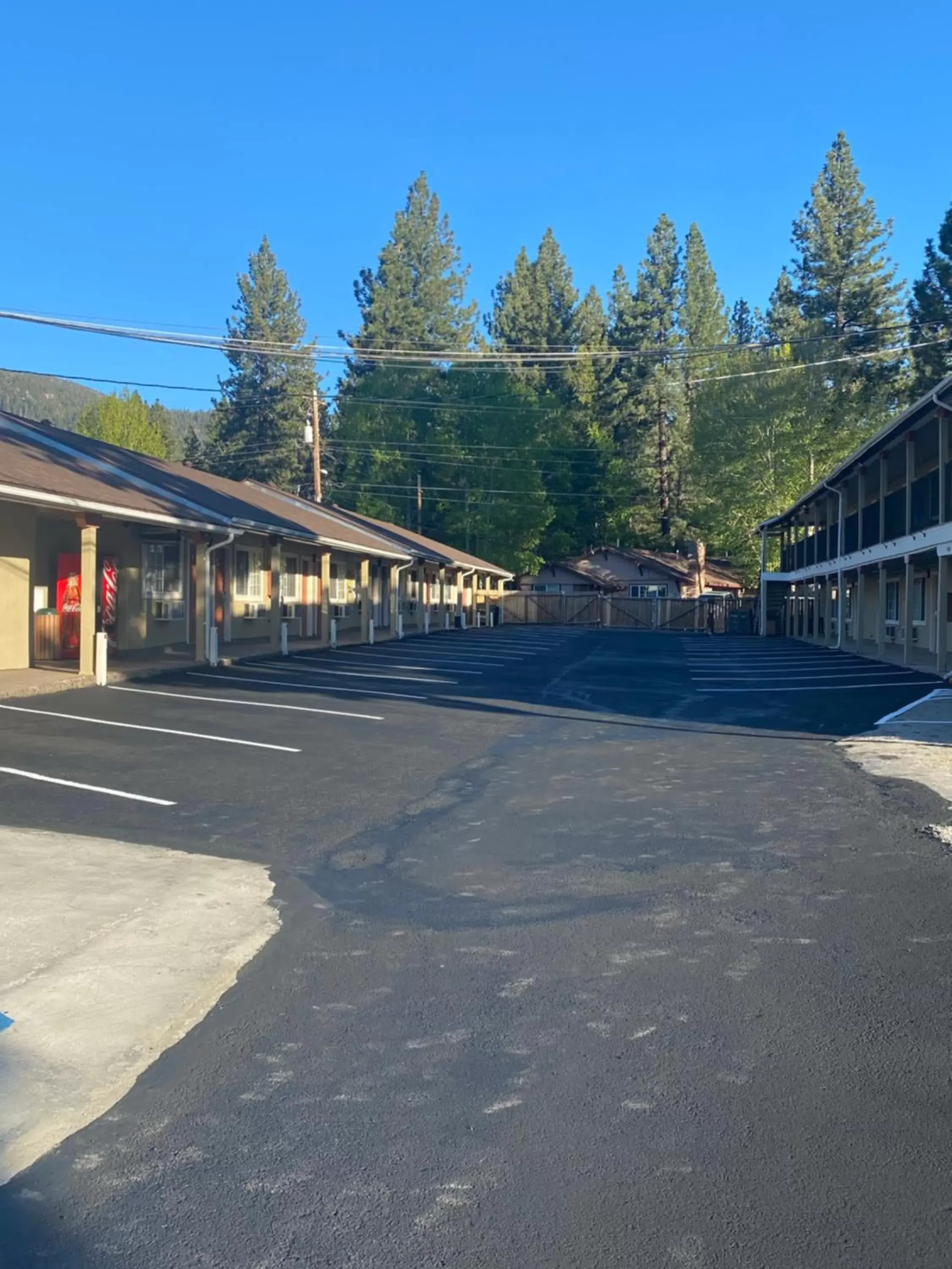 Property Building in Bluebird Day Inn & Suites