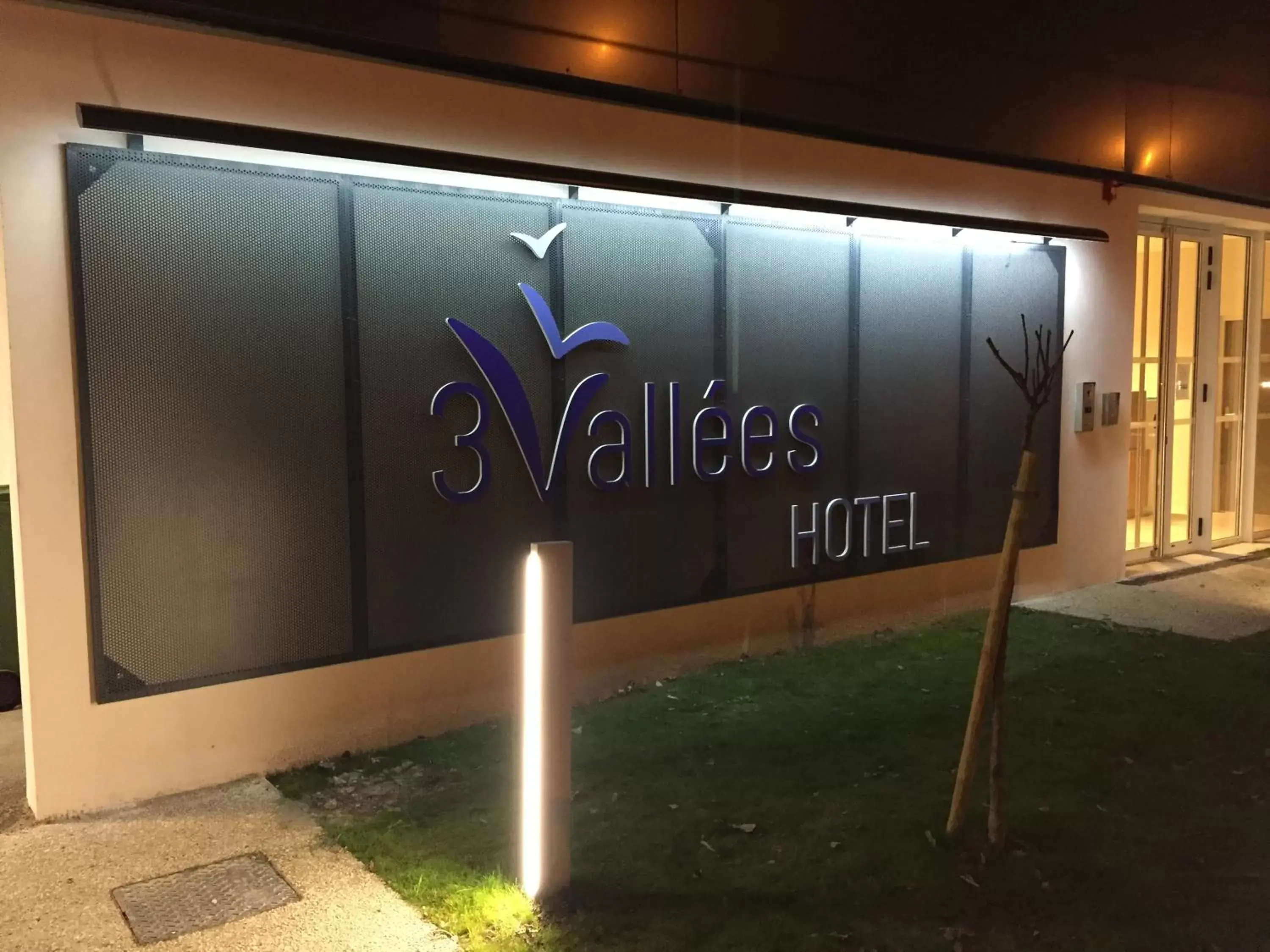 Facade/entrance, Property Logo/Sign in HOTEL LES 3 VALLÉES