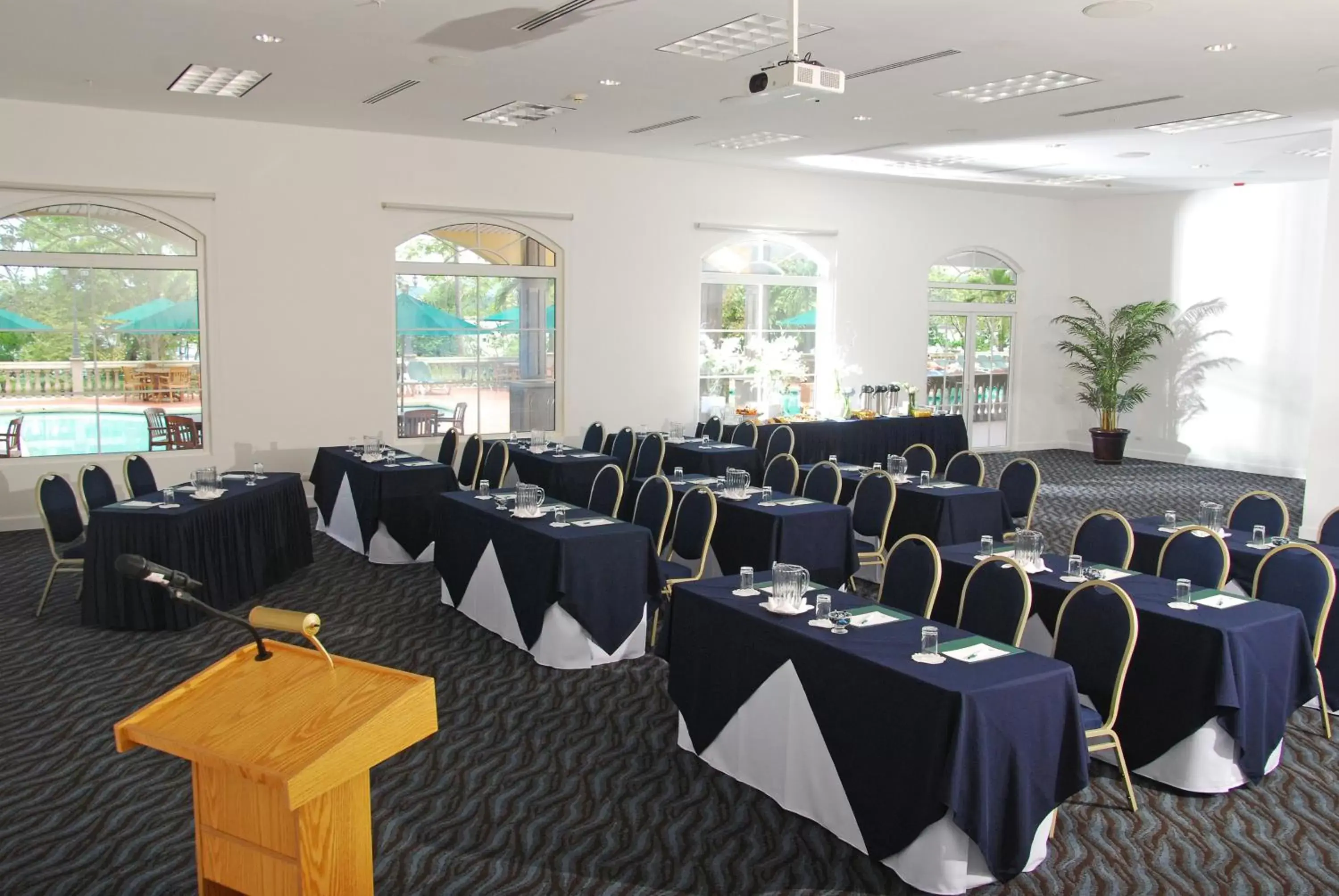 Business facilities in Radisson Hotel Panama Canal