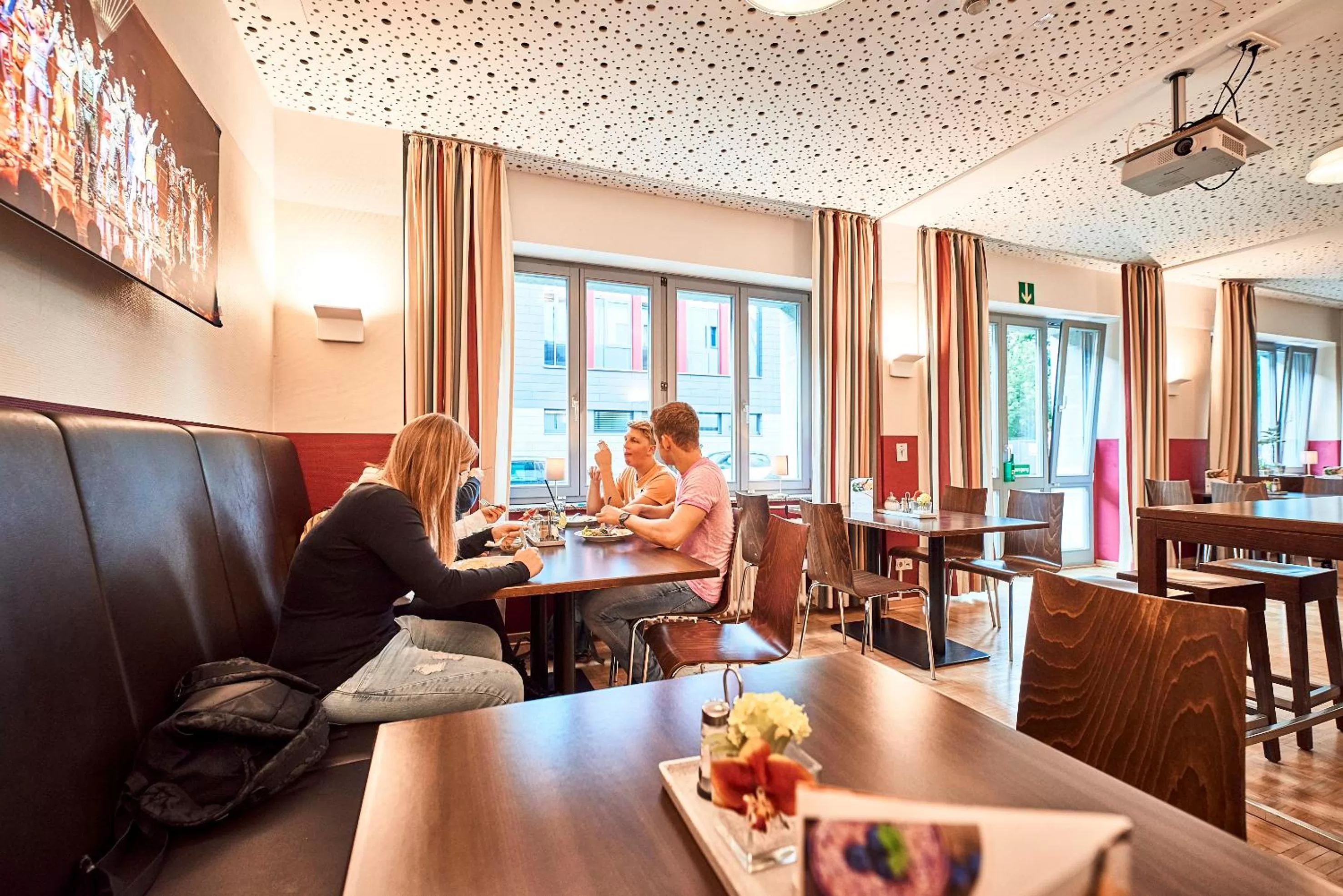 Restaurant/places to eat in DJH-Gästehaus Bermuda3Eck