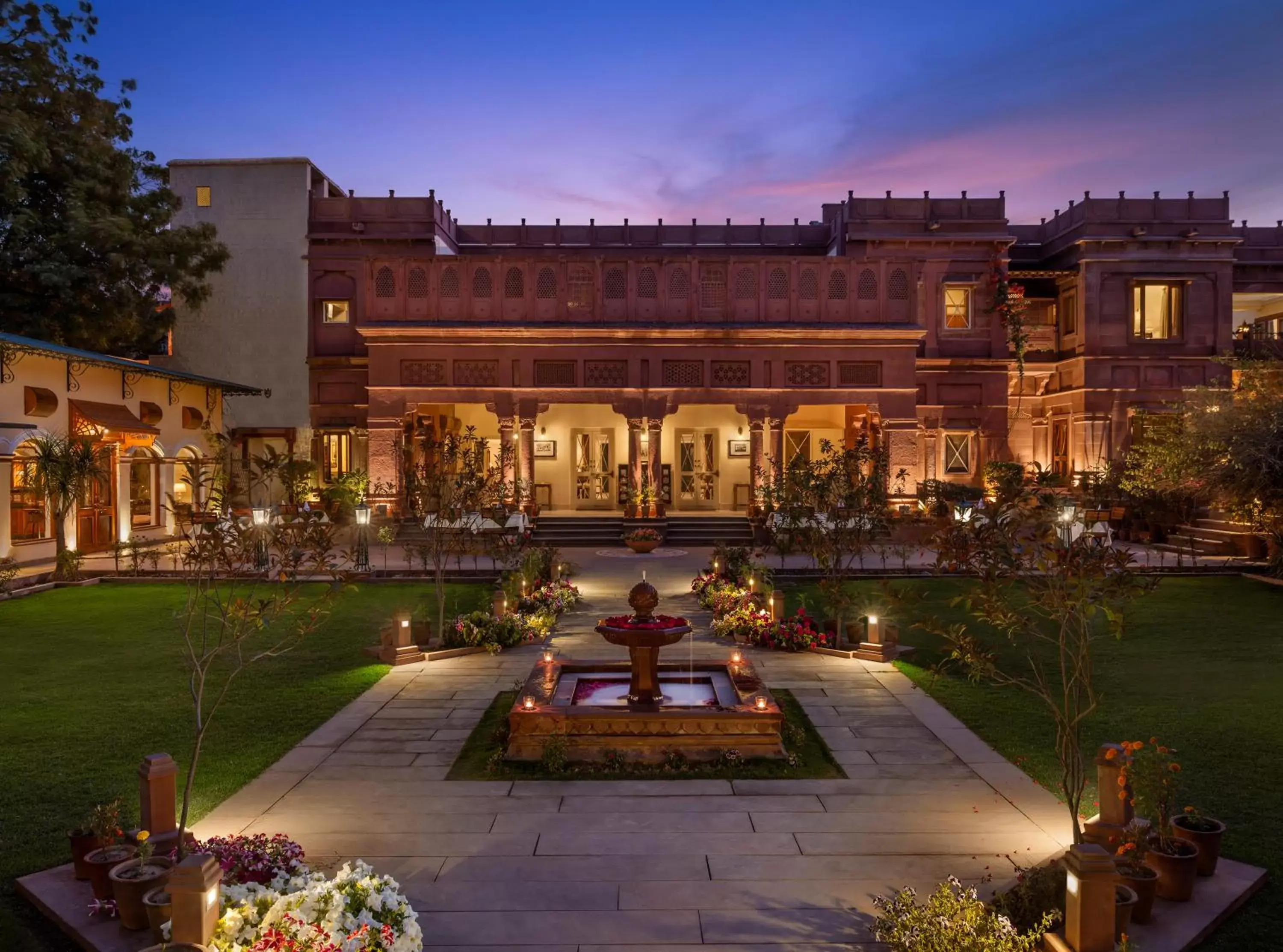 Facade/entrance in Ratan Vilas, Jodhpur Facade/entrance in Ratan Vilas, Jodhpur
