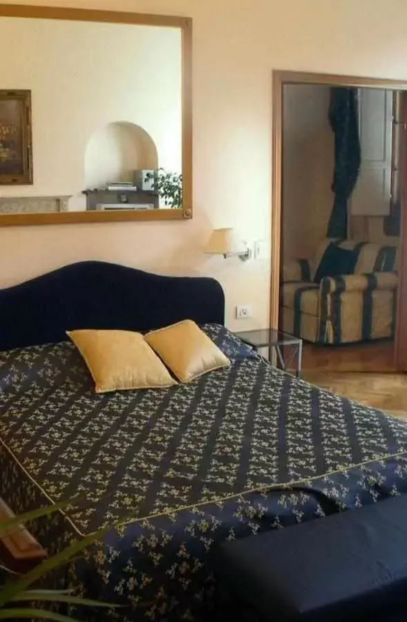 Bed in Tornabuoni La Petite Suite