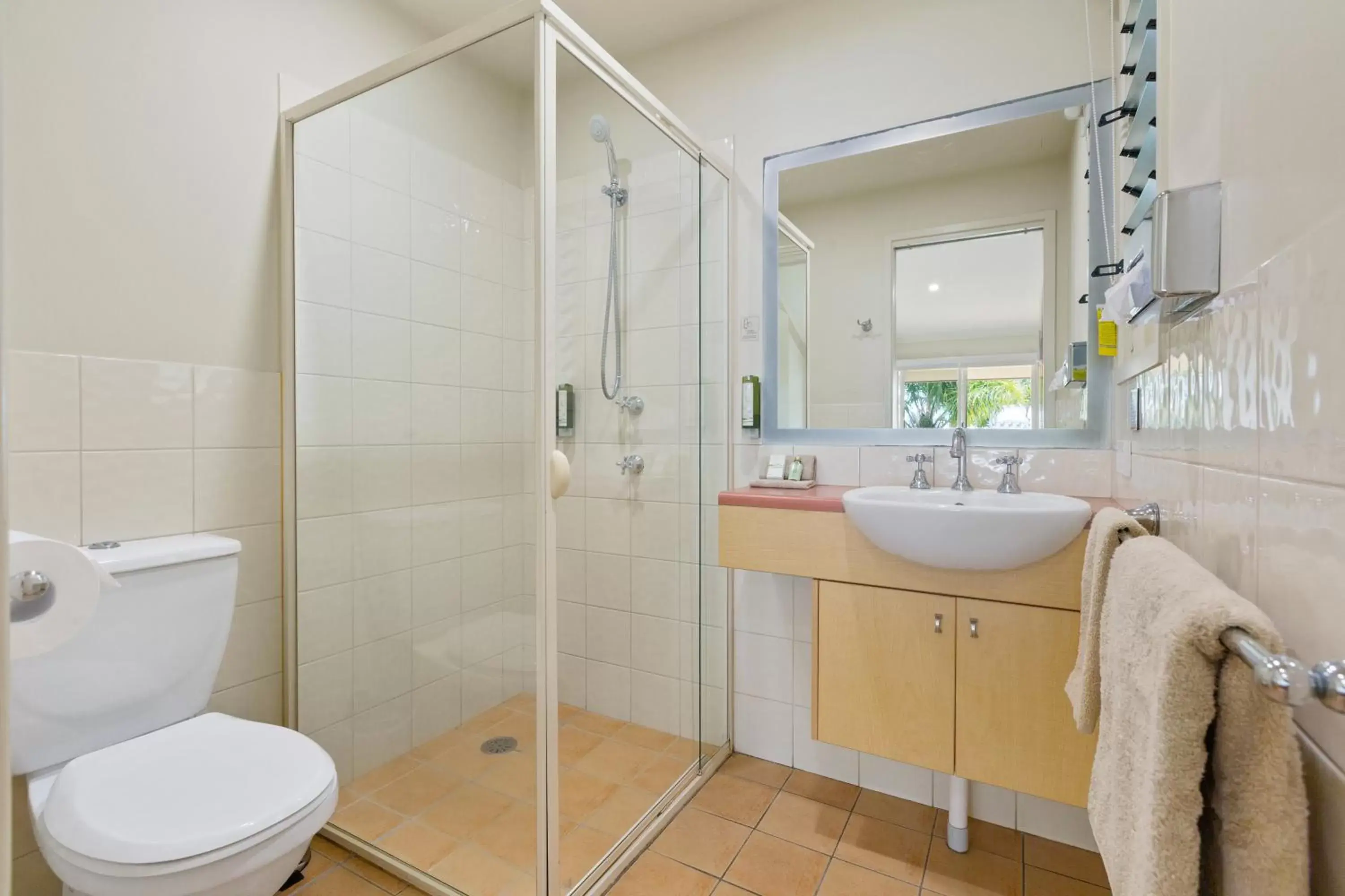 Bathroom in Tathra Beach House Holiday Apartments