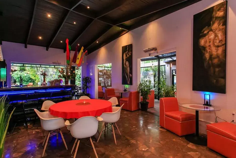 Restaurant/places to eat, Lounge/Bar in Colours Oasis Resort LGTBIQ Plus Property