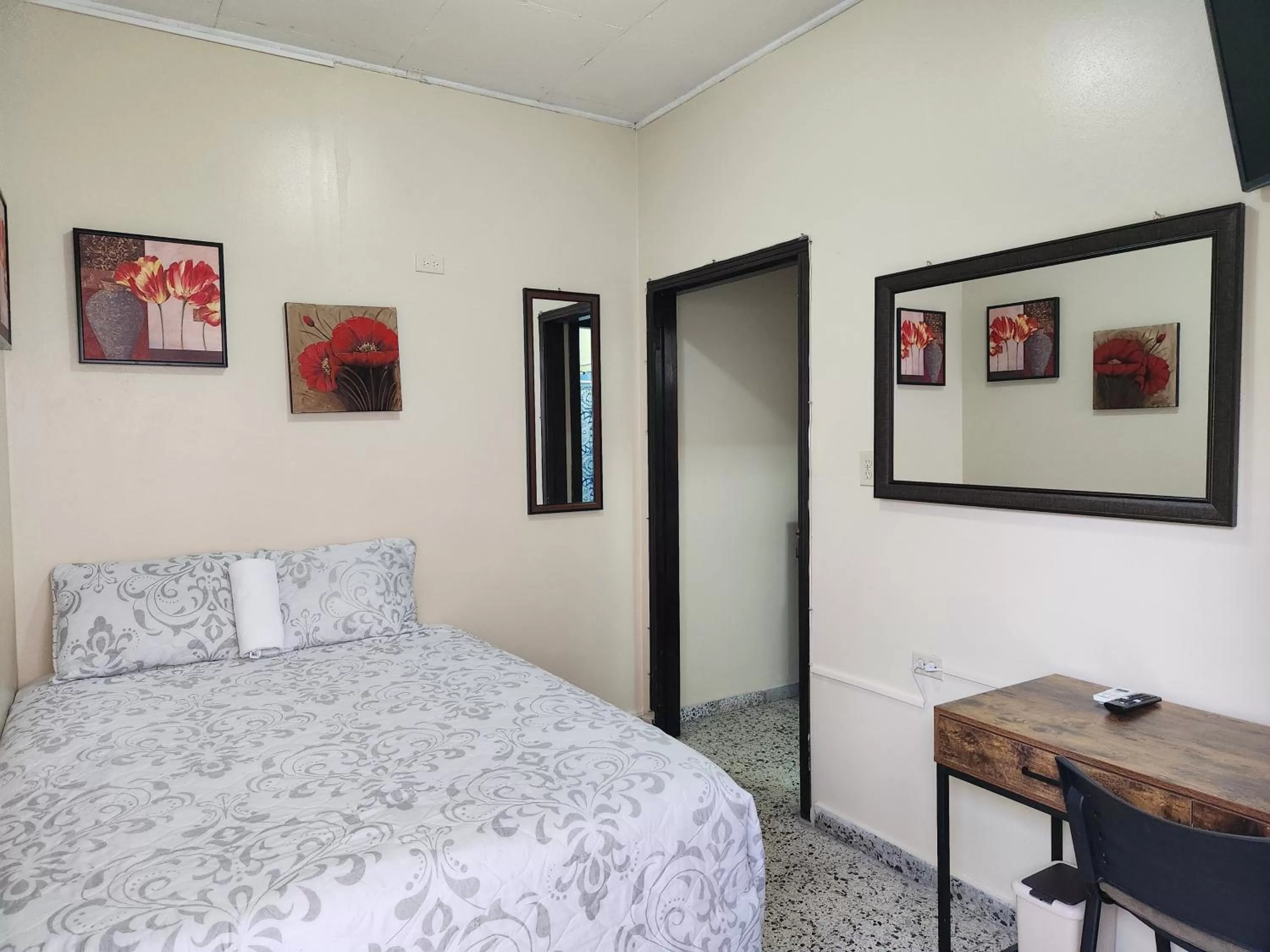 Photo of the whole room, Bed in Casa Altamira