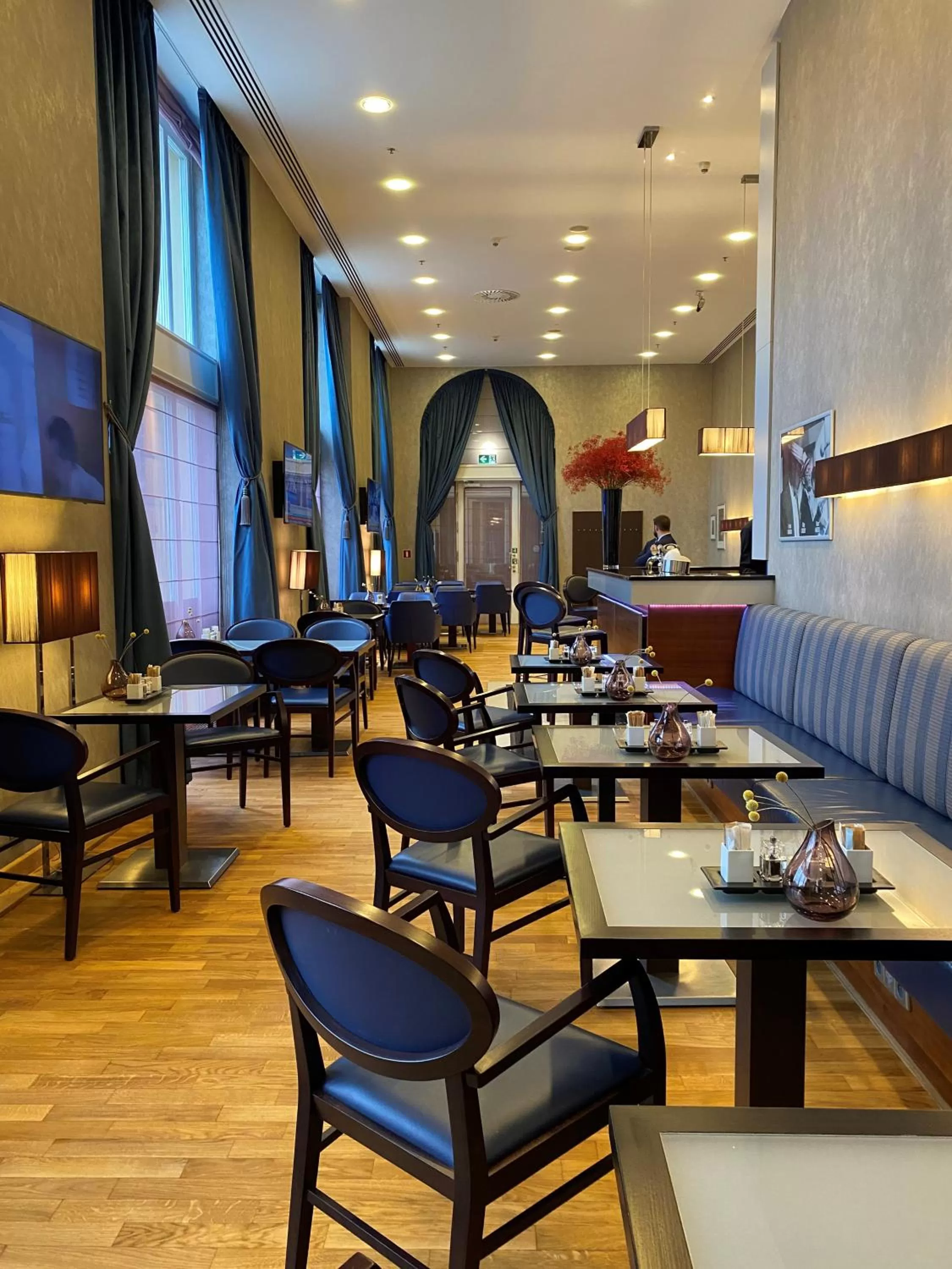 Restaurant/places to eat in Hotel Polonia Palace
