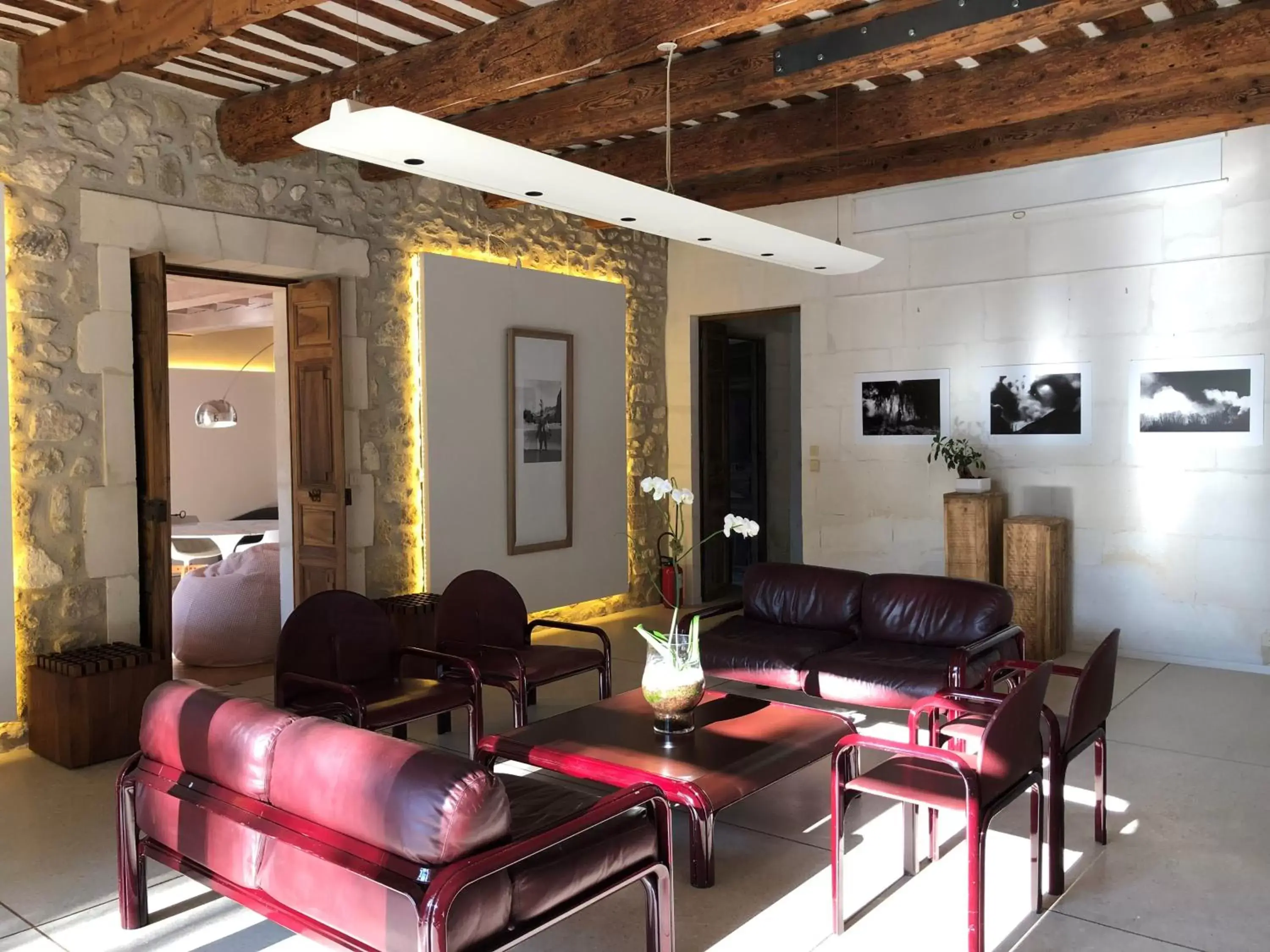 Seating Area in Hotel Château Des Alpilles