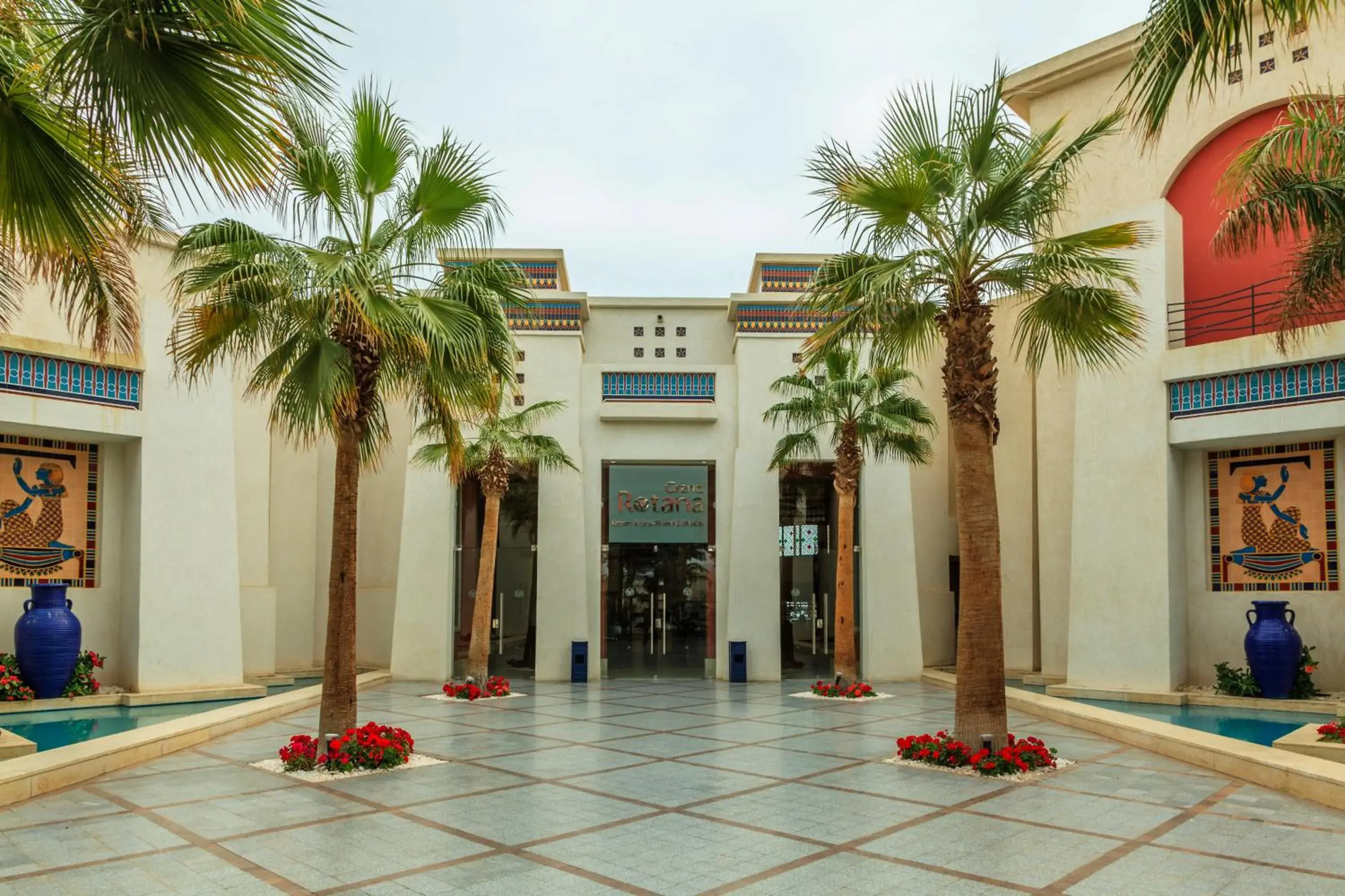 Facade/entrance in Grand Rotana Resort & Spa