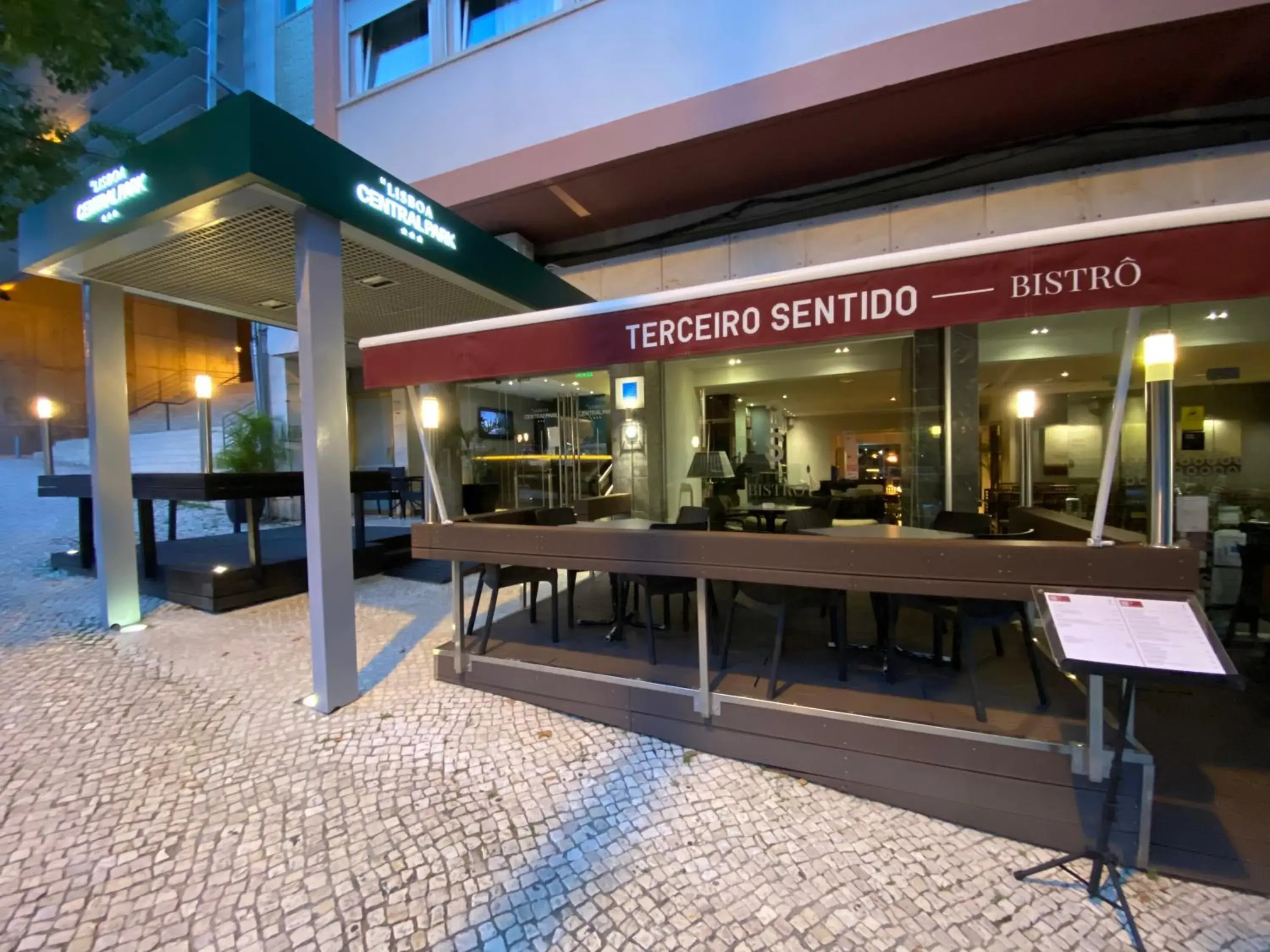 Restaurant/places to eat in Lisboa Central Park Hotel Suites & Studios