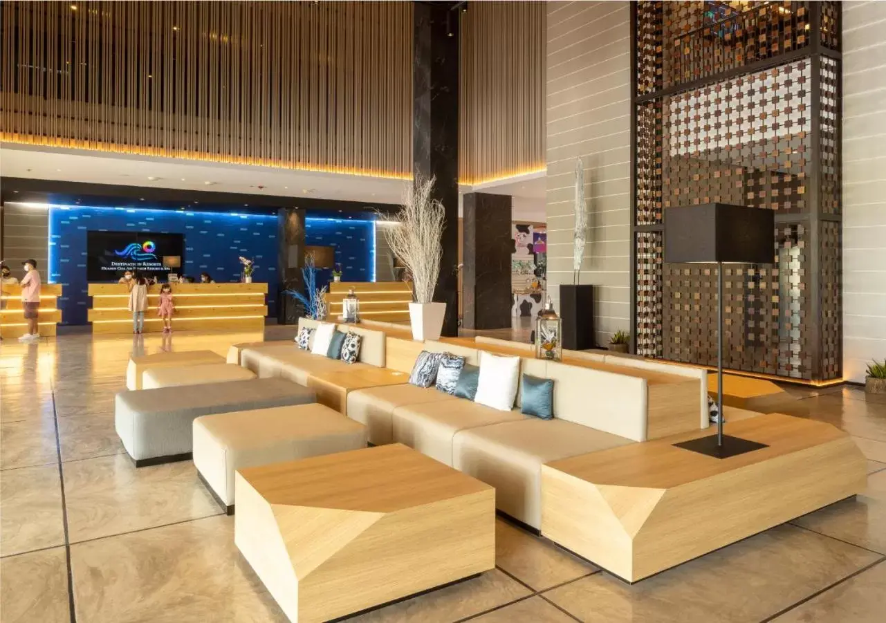 Lobby or reception, Lounge/Bar in Radisson Resort & Spa Hua Hin