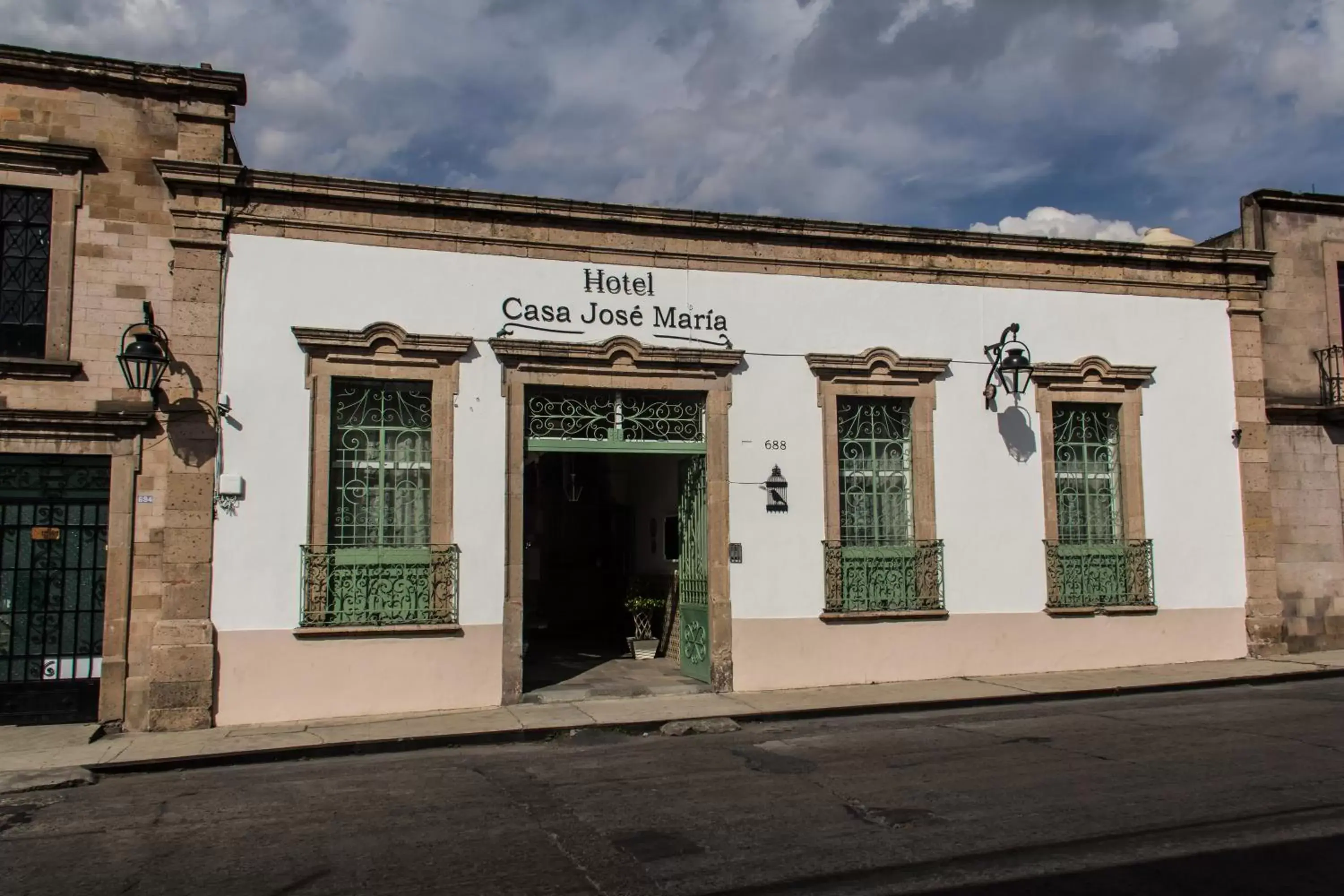Facade/entrance, Property Building in Casa Jose Maria