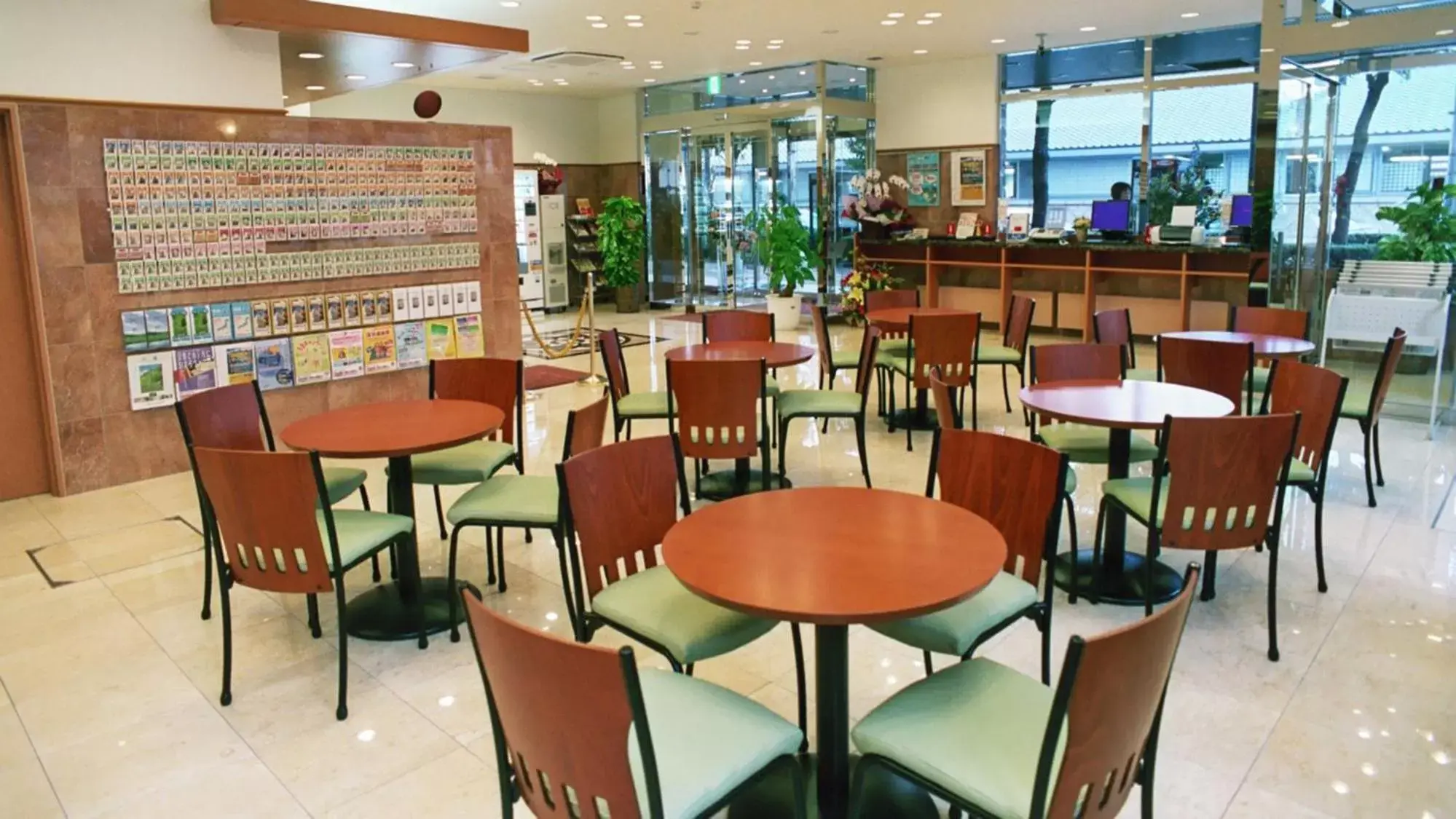 Lobby or reception, Restaurant/Places to Eat in Toyoko Inn Hanshin Amagasaki Ekimae