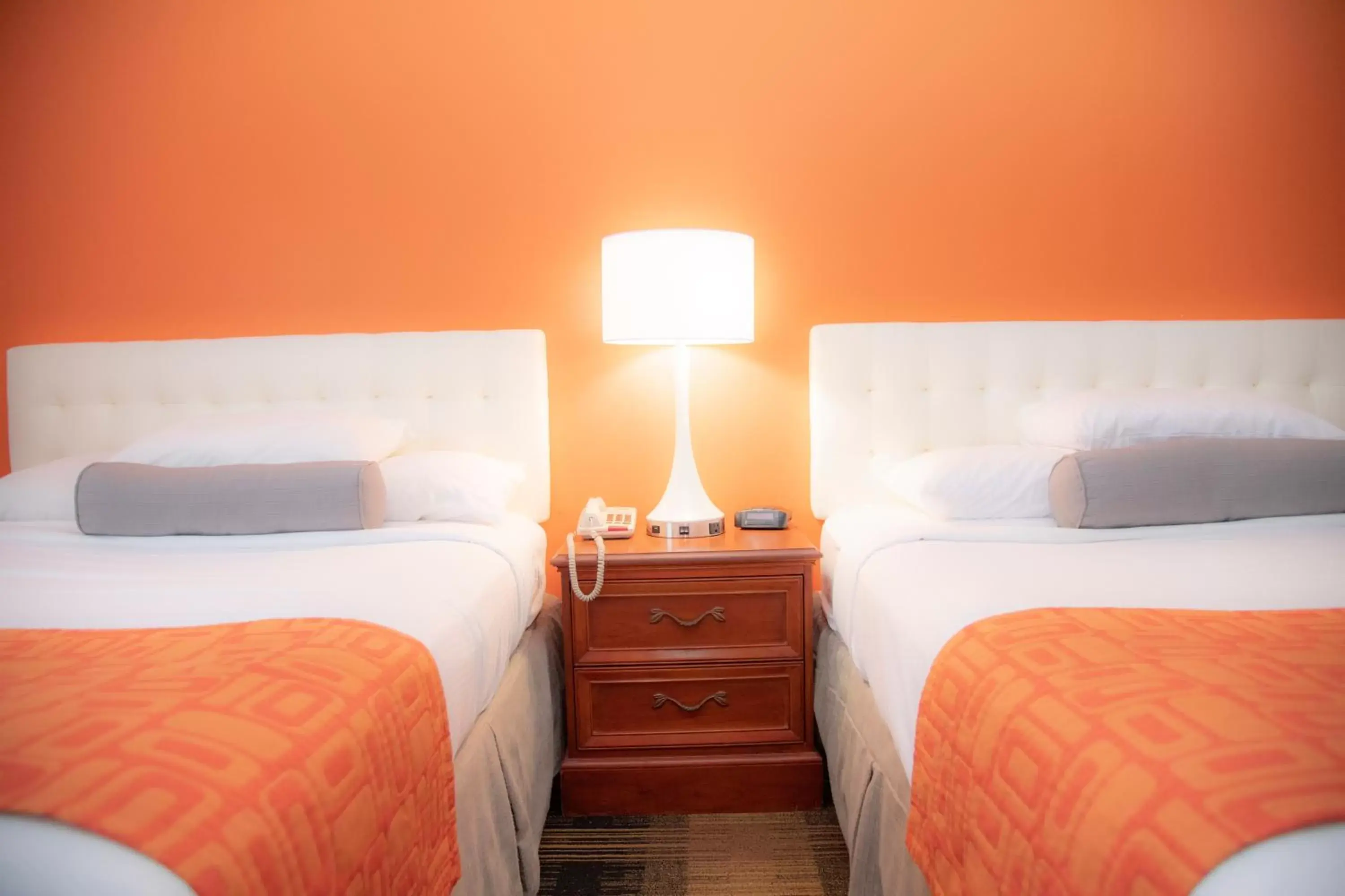 Other, Bed in Howard Johnson by Wyndham Allentown/Dorney Hotel & Suites Other, Bed in Howard Johnson by Wyndham Allentown/Dorney Hotel & Suites