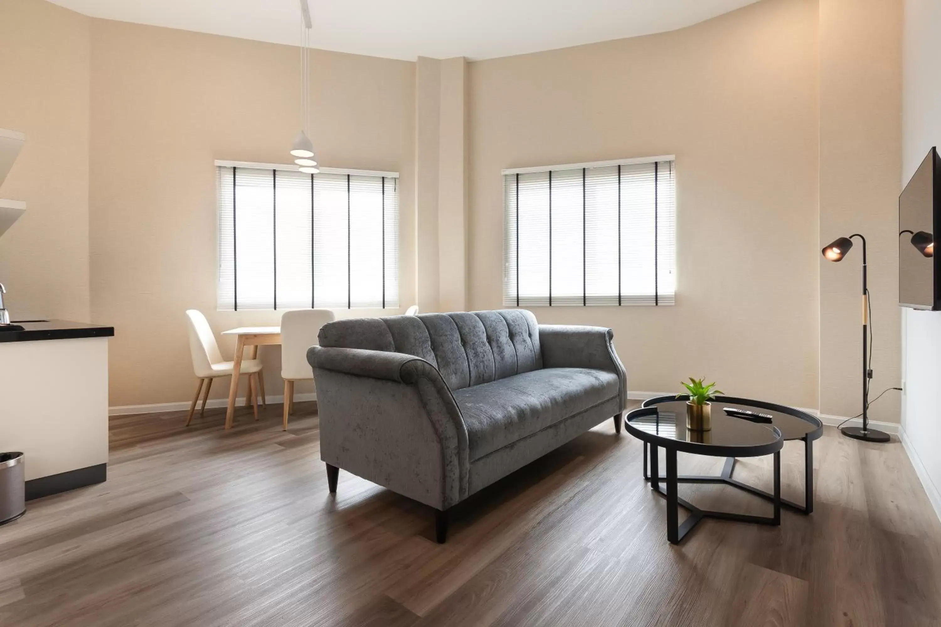 Living room, Seating Area in Wesley Hotel