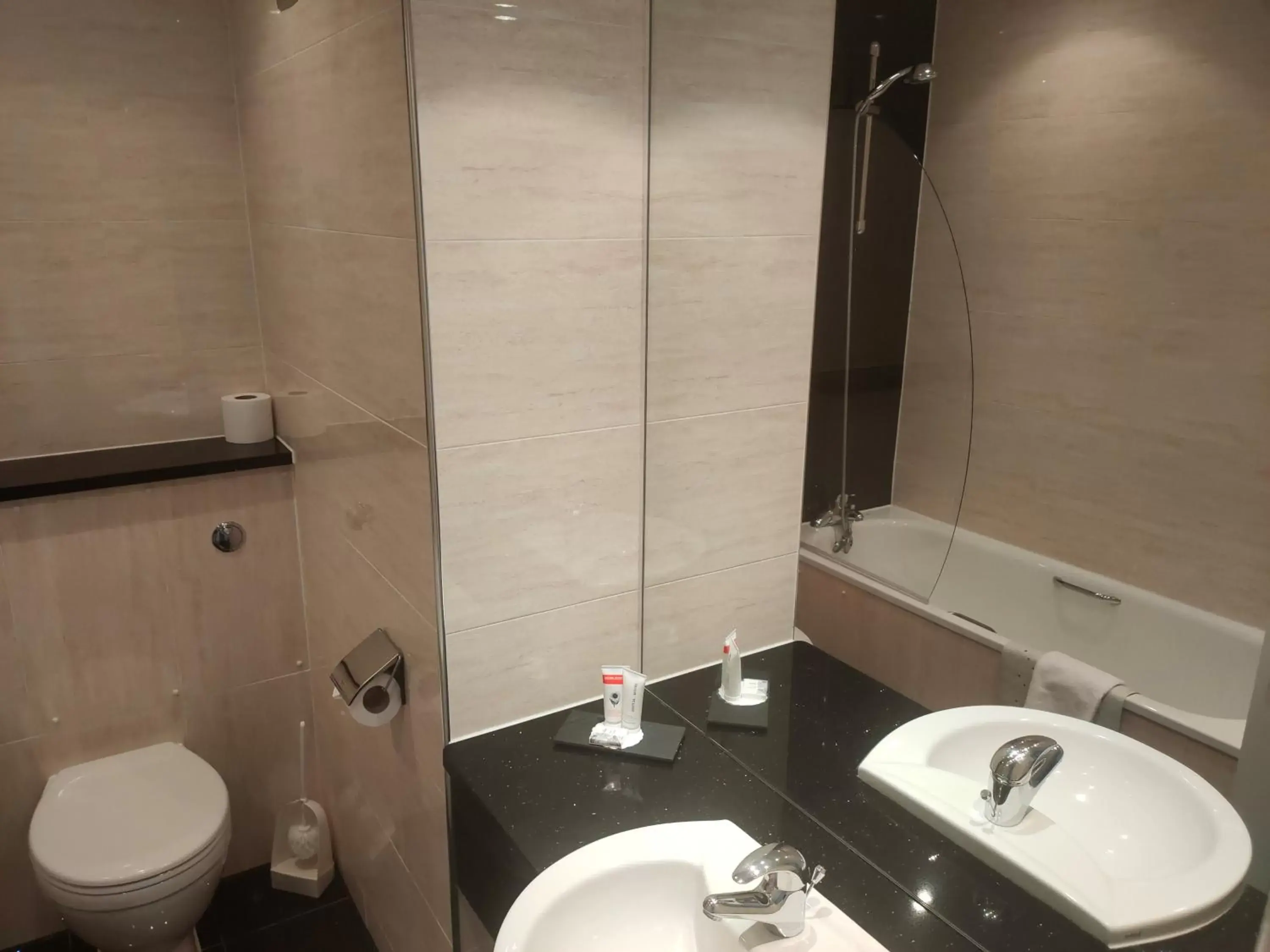 Bathroom in Best Western Heronston Hotel & Spa