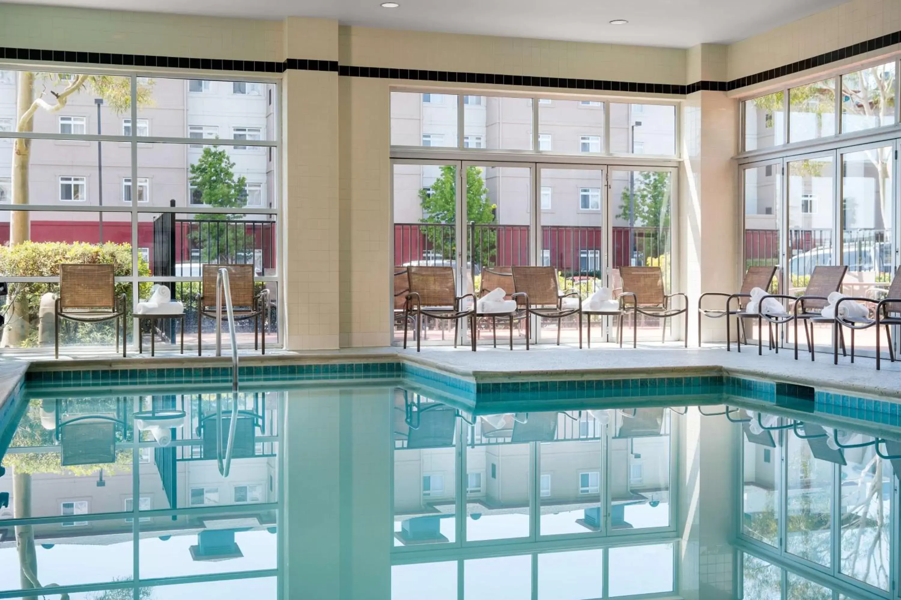 Pool view, Swimming Pool in DoubleTree by Hilton San Francisco Airport North Bayfront
