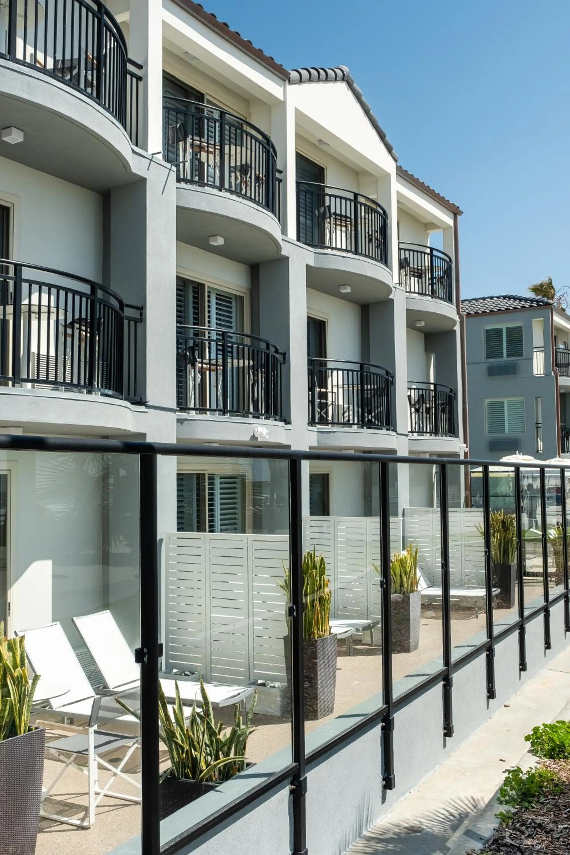 Property building in Ocean Park Inn