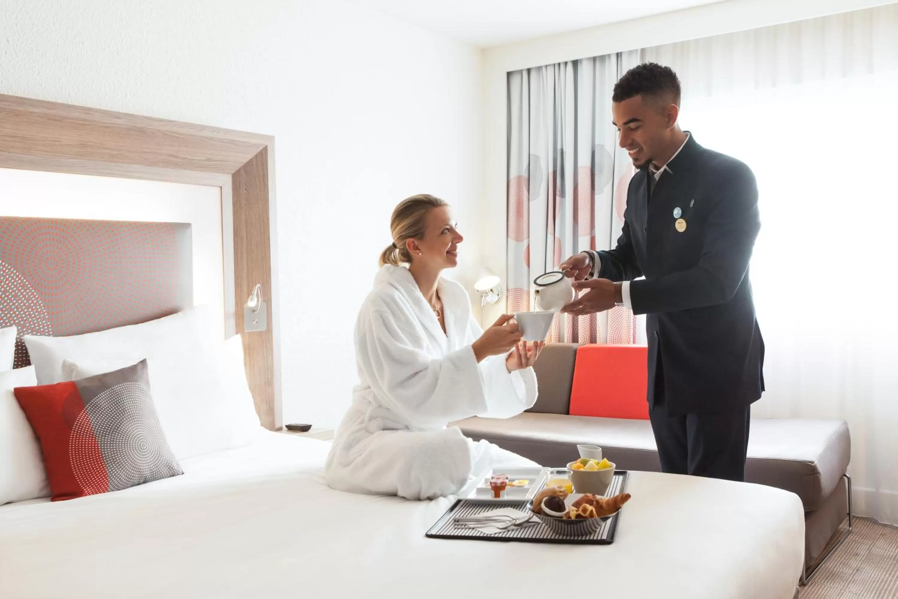 Staff, Bed in Novotel Paris La Defense Esplanade