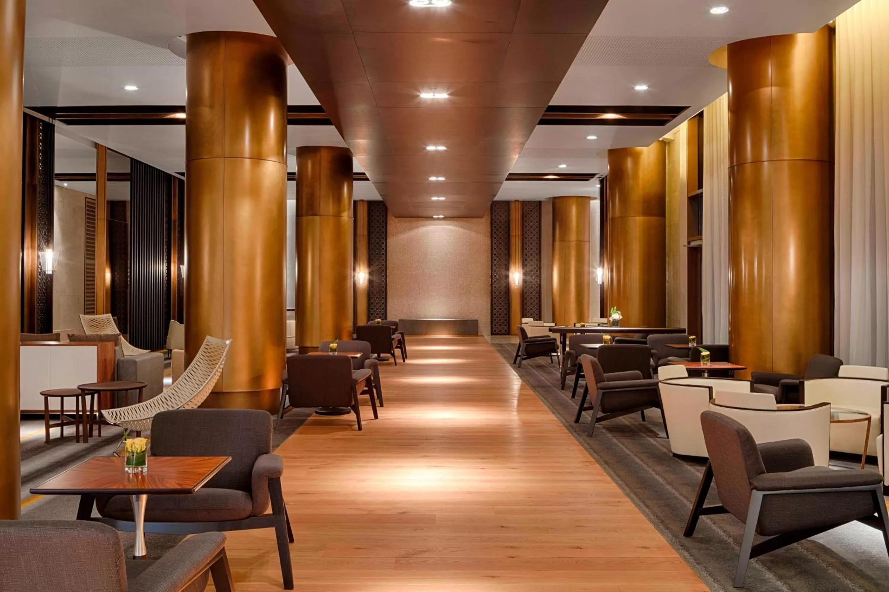 Lounge or bar in The Westin Doha Hotel & Spa