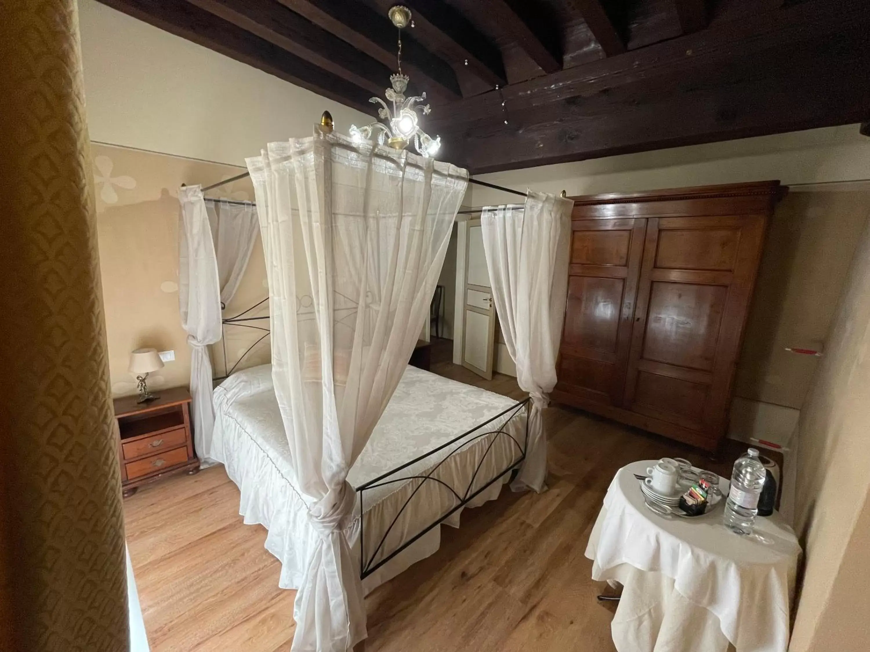 Bedroom, Bed in La Bohème