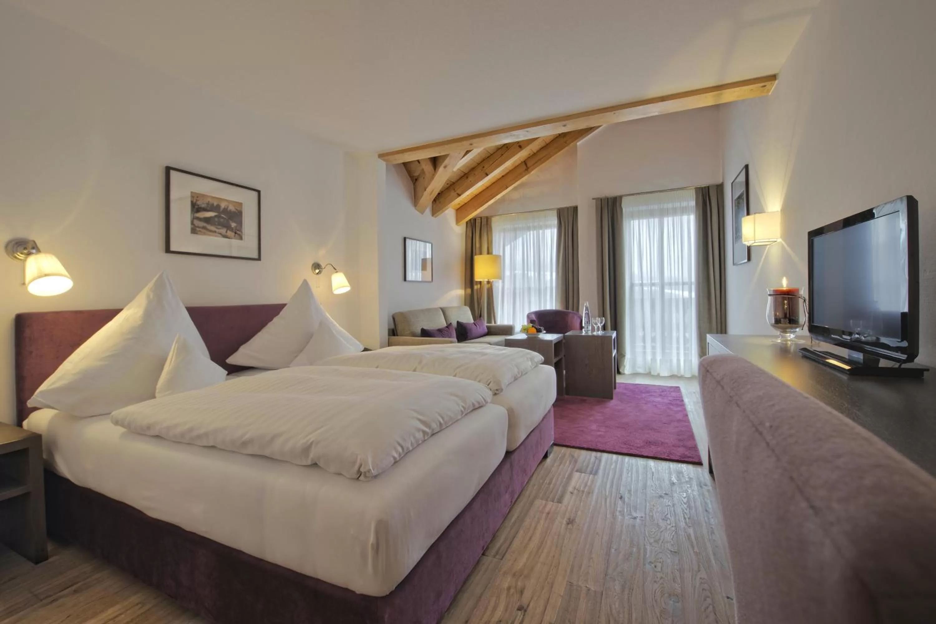 Bedroom, Bed in Hotel Bayerischer Hof