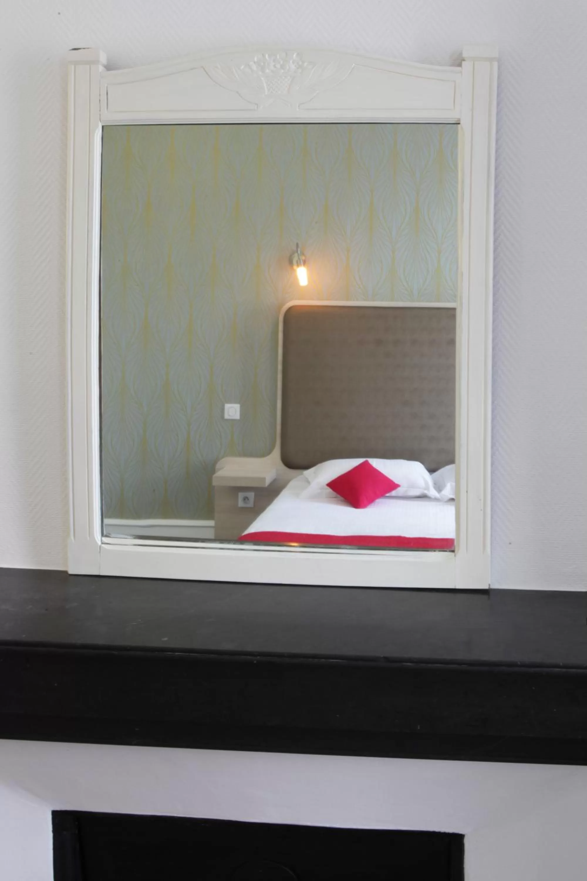 Decorative detail, Bed in Best Western Hôtel de France