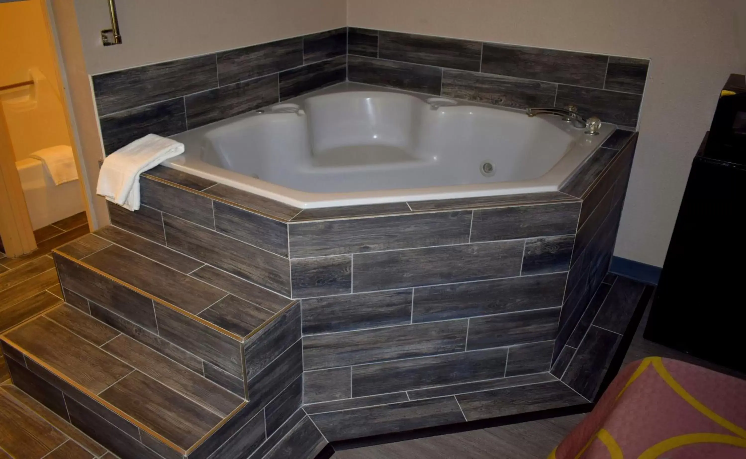 King Studio Suite - Non-Smoking in Super 8 by Wyndham Fort Chiswell Wytheville Area King Studio Suite - Non-Smoking in Super 8 by Wyndham Fort Chiswell Wytheville Area