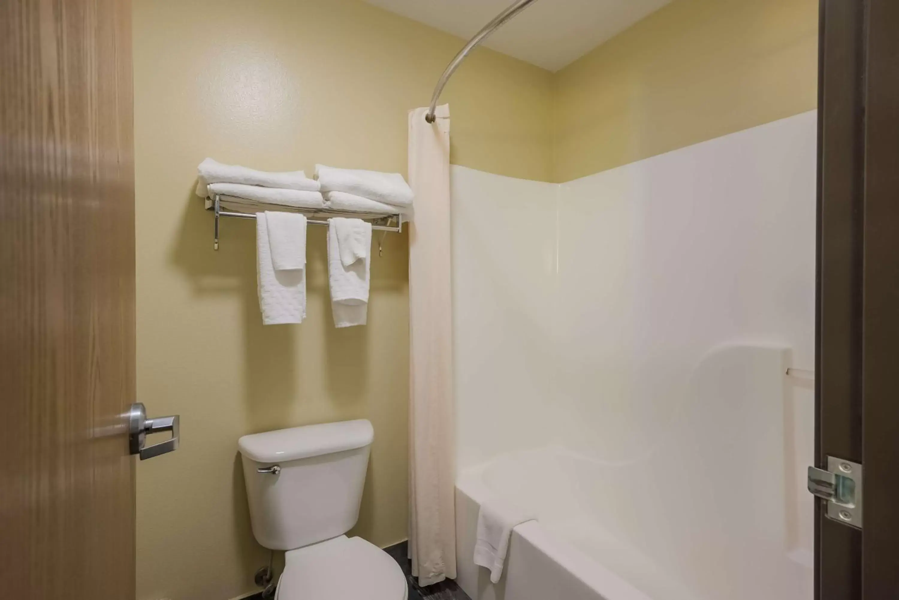 Bathroom in Best Western Richfield Inn