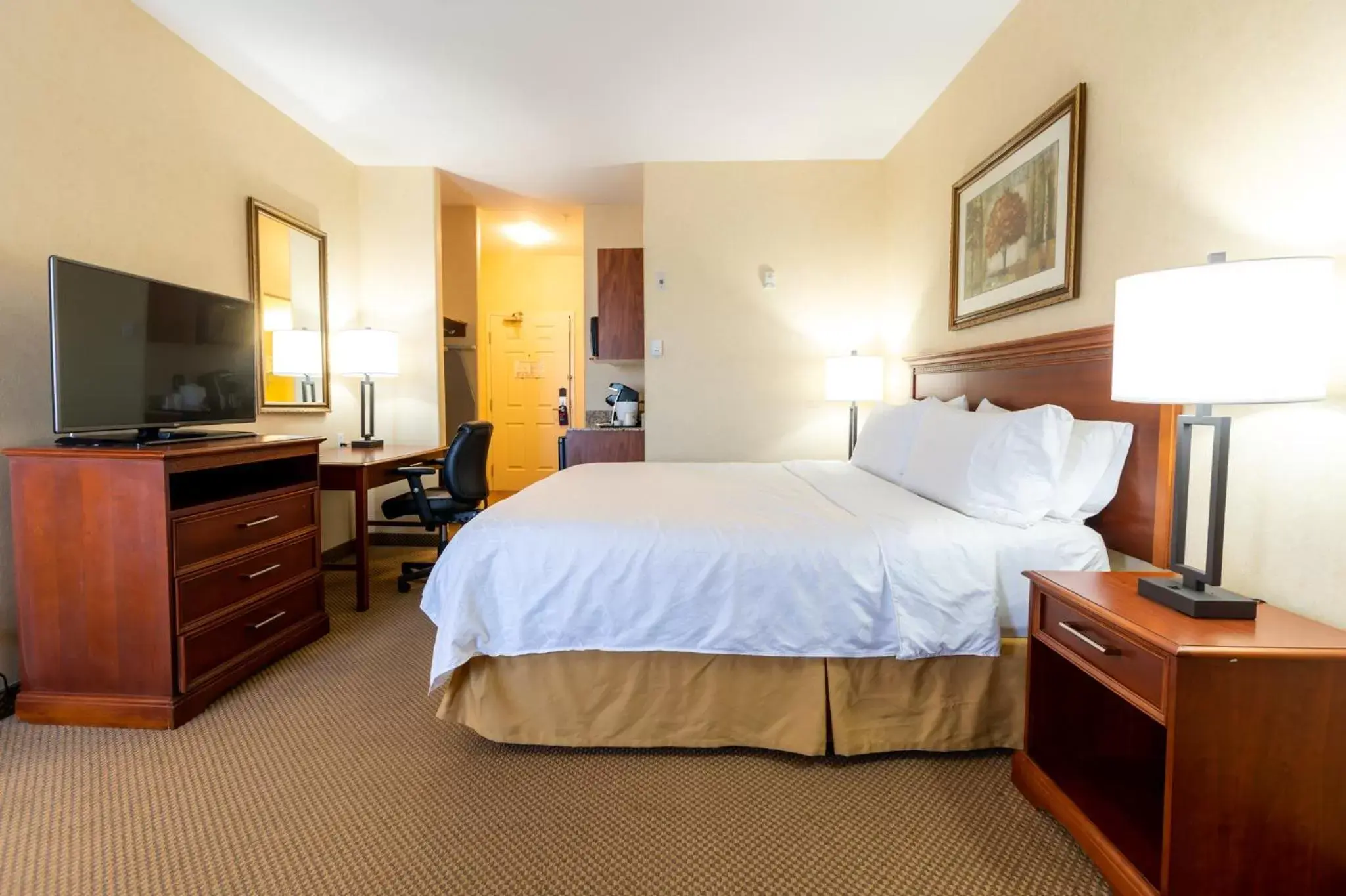 Bed in Holiday Inn Express Hotel & Suites - Edmonton International Airport, an IHG Hotel