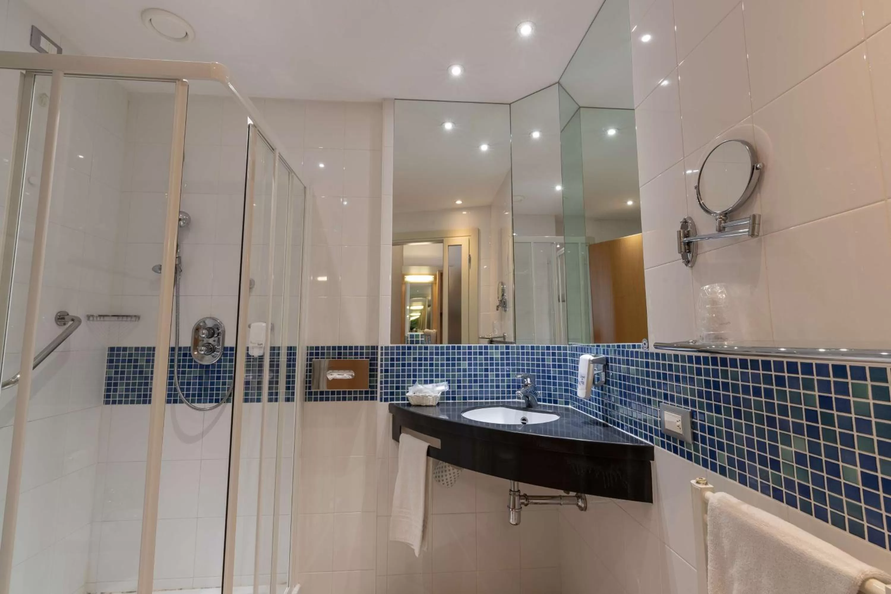 Lobby or reception in Best Western Palace Inn Hotel