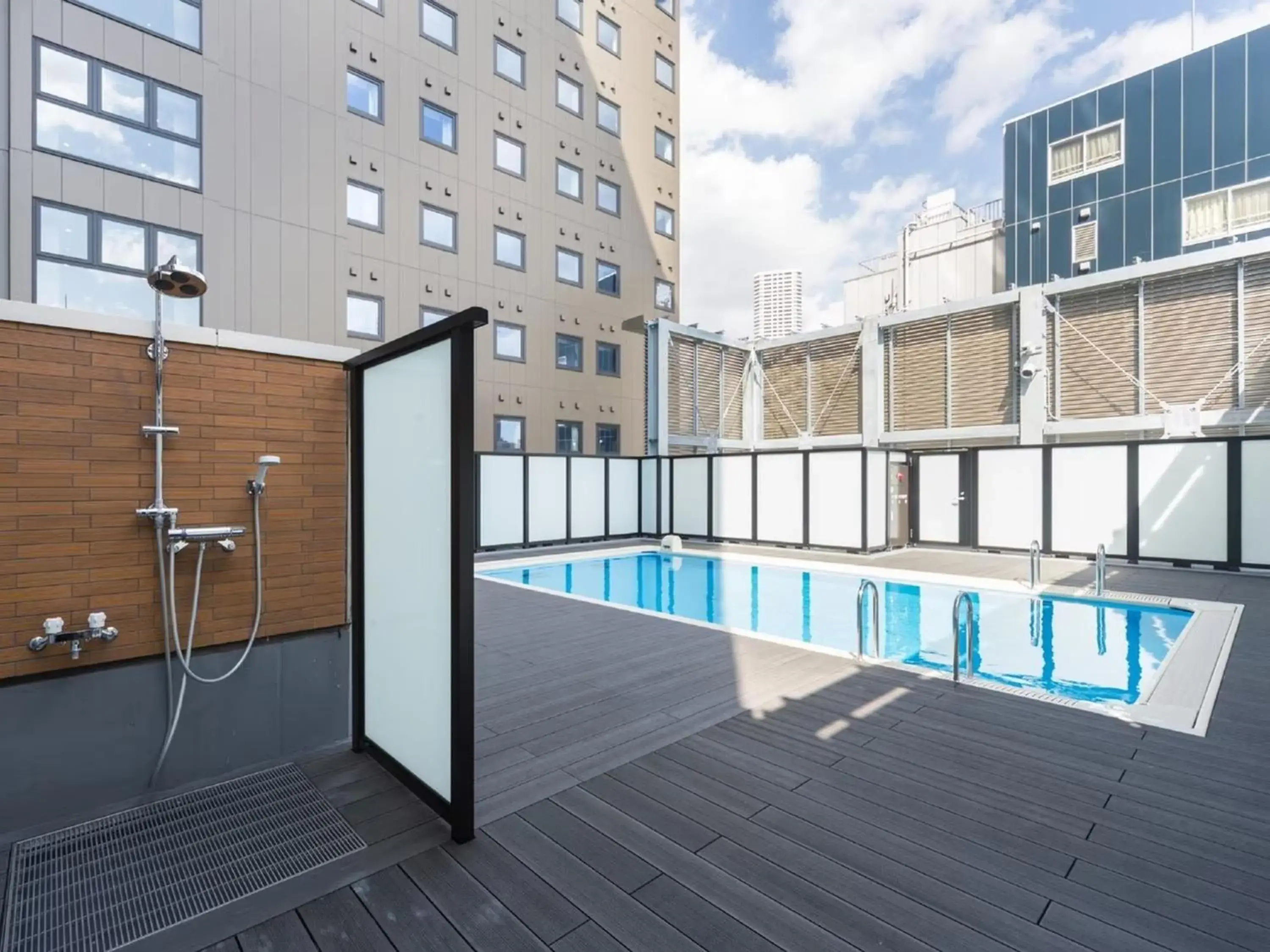 Swimming pool in APA Hotel & Resort Nishishinjuku-Gochome-Eki Tower Swimming pool in APA Hotel & Resort Nishishinjuku-Gochome-Eki Tower