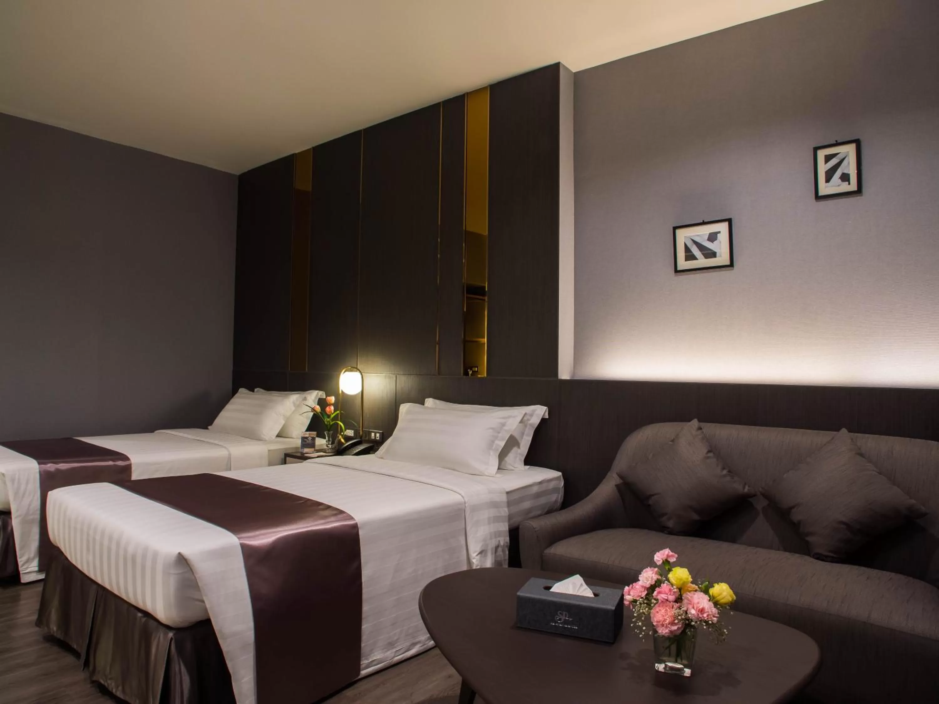 Bed in S.D. Avenue Hotel