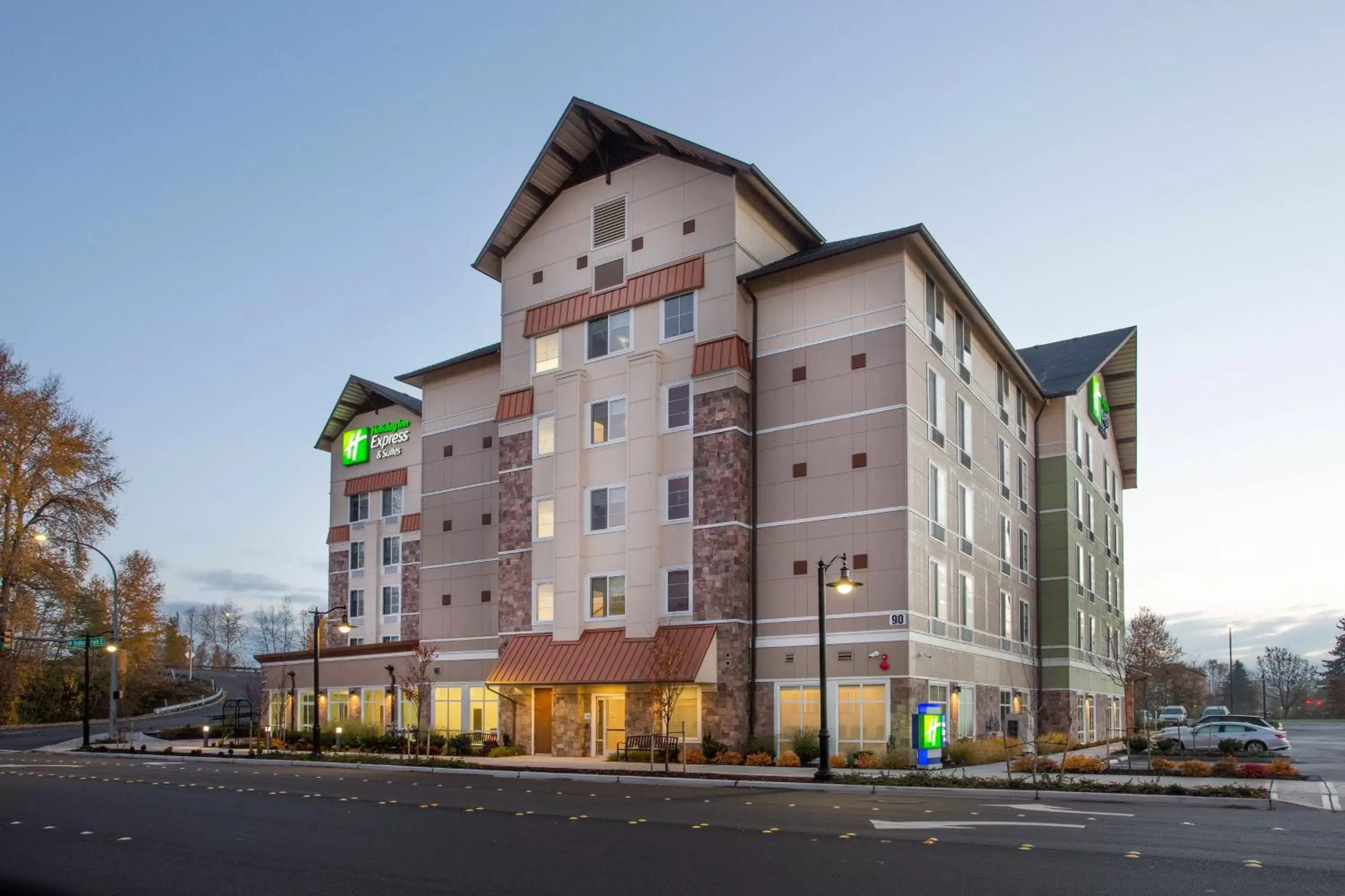 Property Building in Holiday Inn Express & Suites - Seattle South - Tukwila, an IHG Hotel