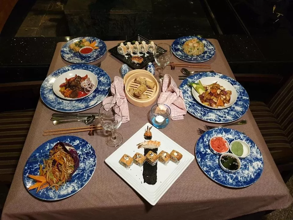 Restaurant/places to eat in Monte Carlo Sharm Resort & Spa