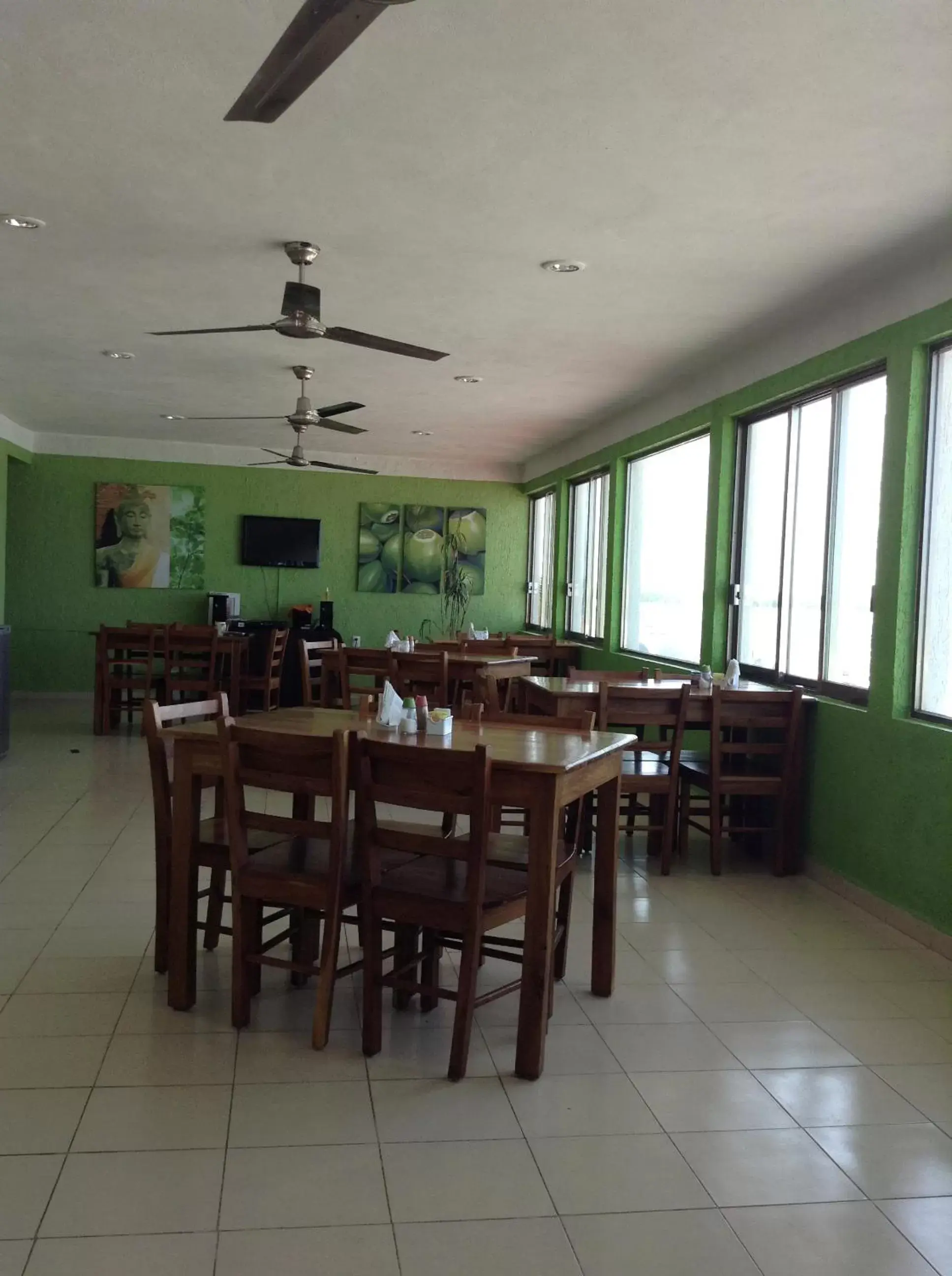 Restaurant/Places to Eat in Hotel Villa de Pescadores