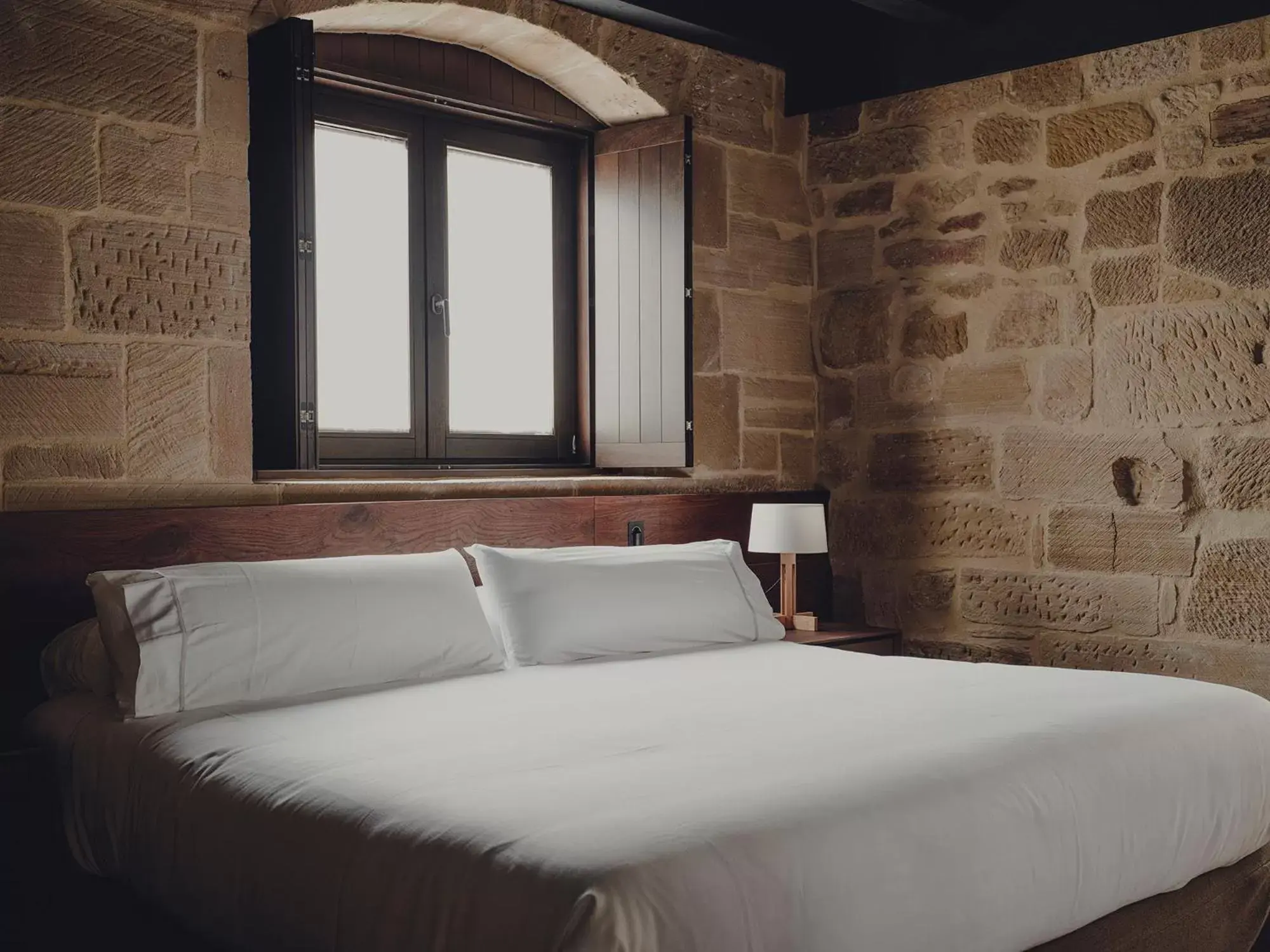 Photo of the whole room, Bed in Santa María Briones