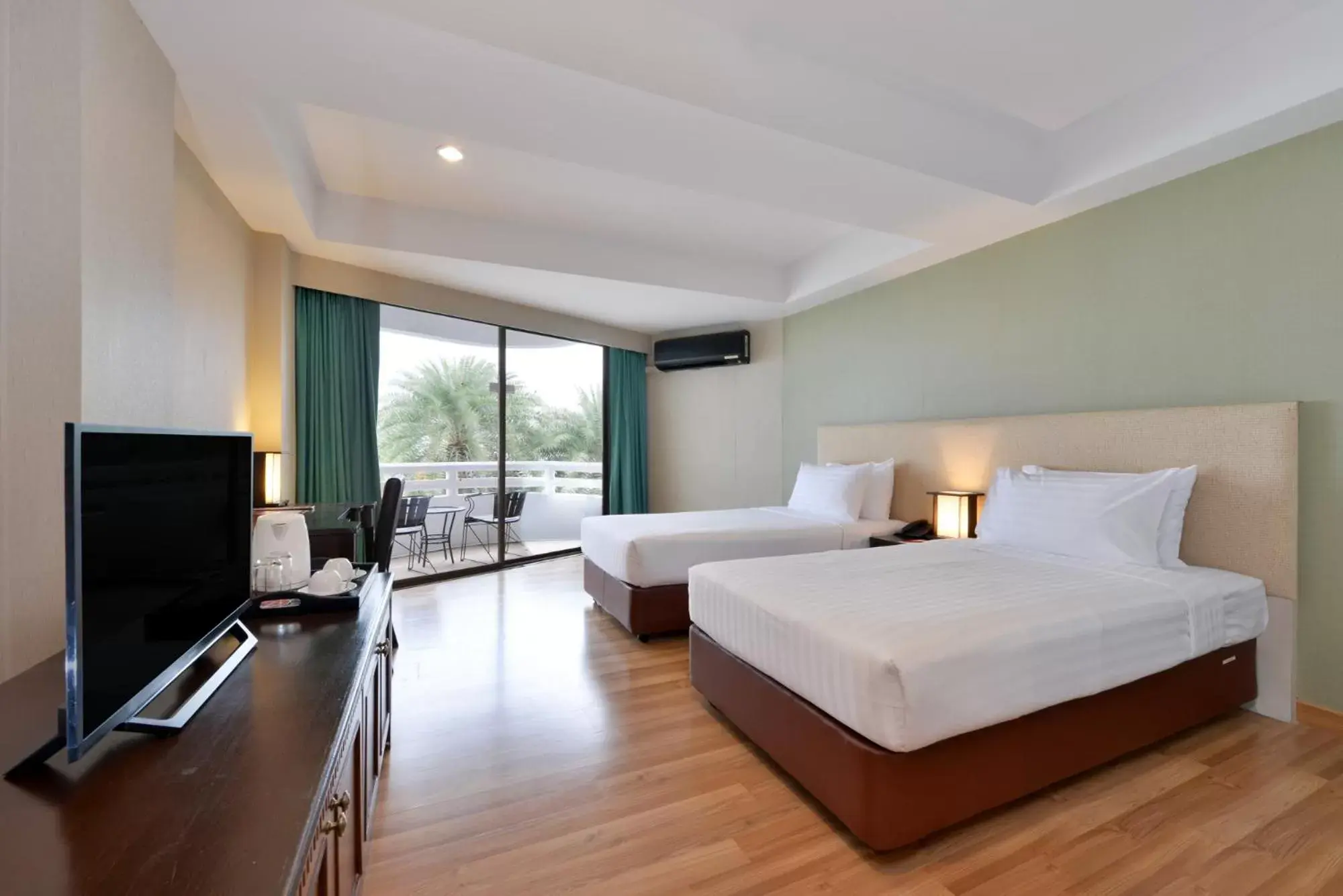 Bedroom, TV/Entertainment Center in D Varee Jomtien Beach, Pattaya