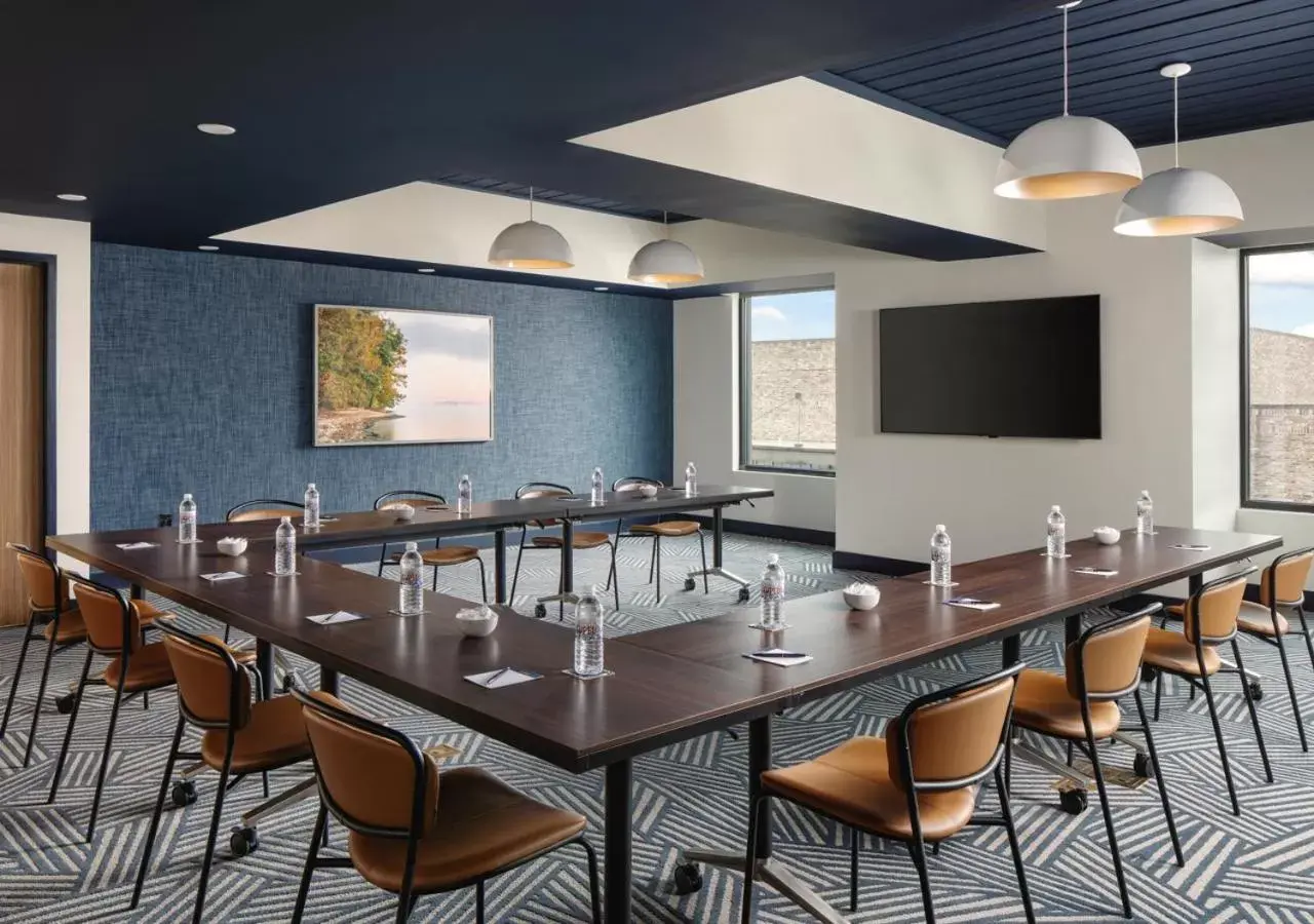 Meeting/conference room in Hotel Tupelo, a Wyndham Hotel