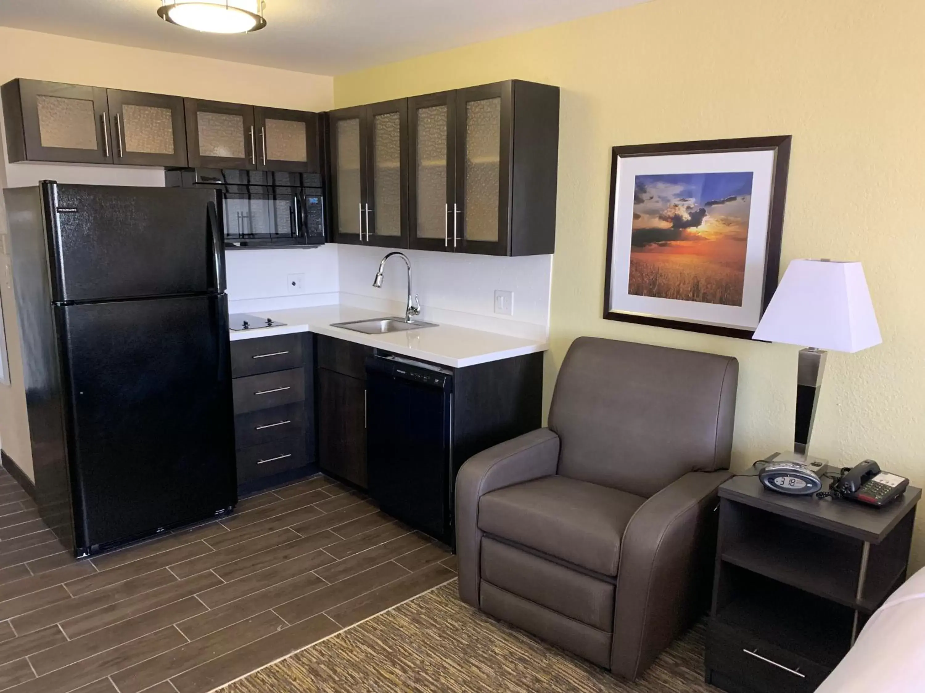 King Studio Suite - Non-Smoking in Candlewood Suites - Grand Prairie - Arlington, an IHG Hotel