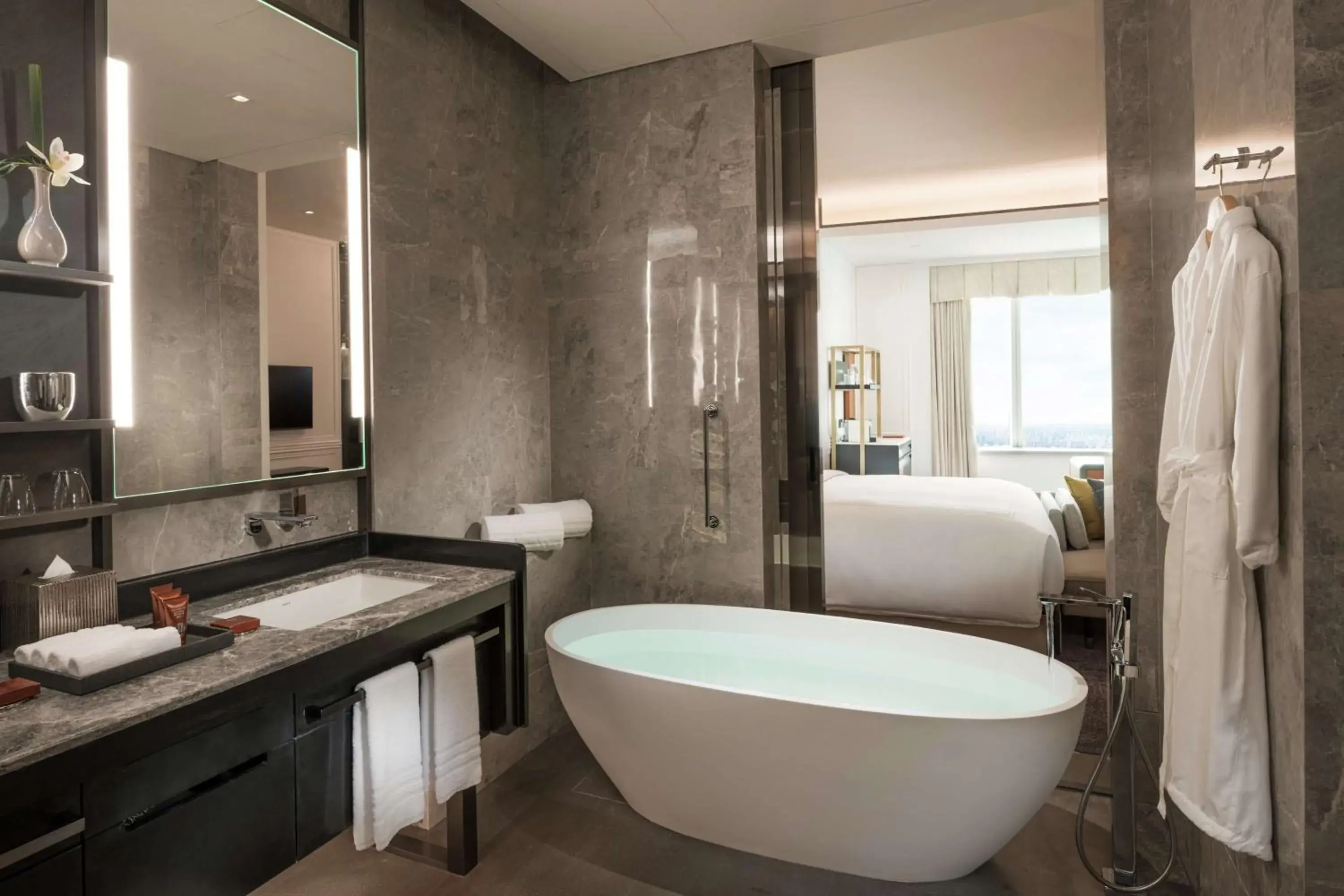 Hot Tub, Bathroom in Conrad Shenyang