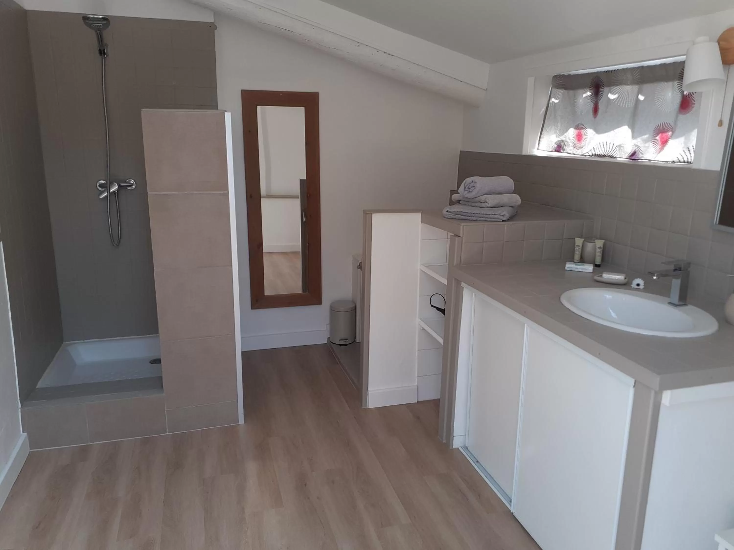 Bathroom in La Salamandre en Provence