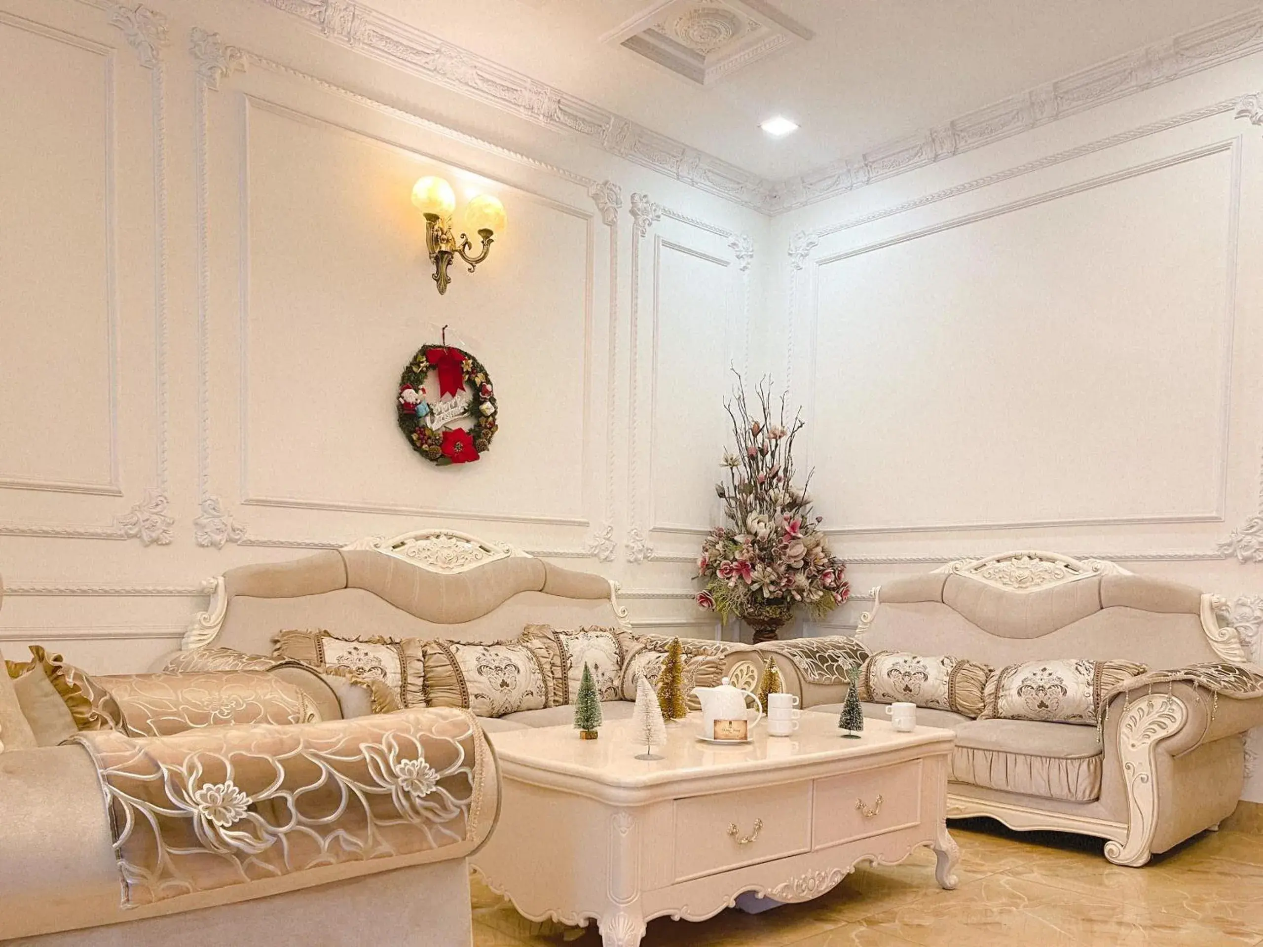 Seating Area in Hong Tung Hotel