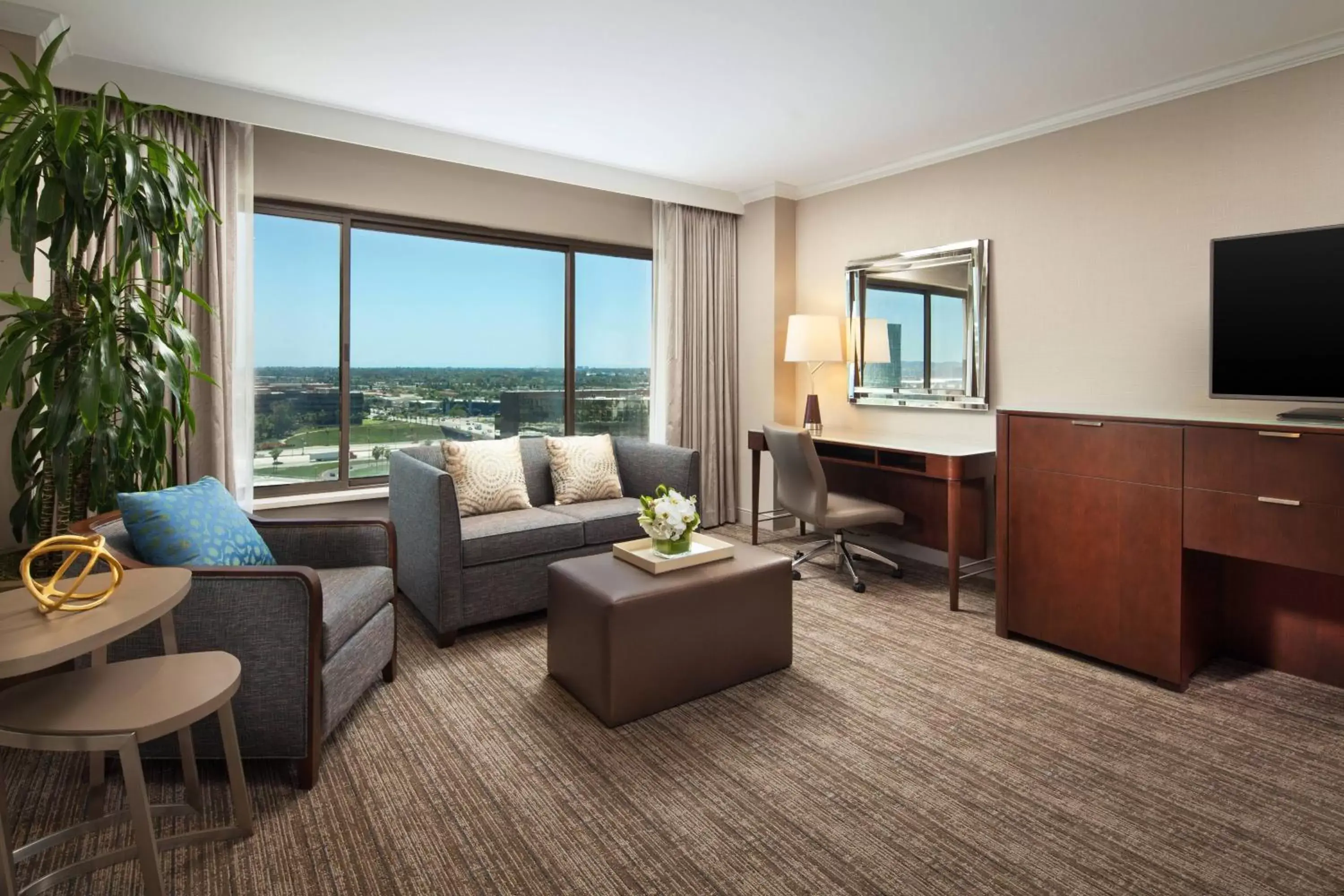 Photo of the whole room, Seating Area in The Westin South Coast Plaza, Costa Mesa