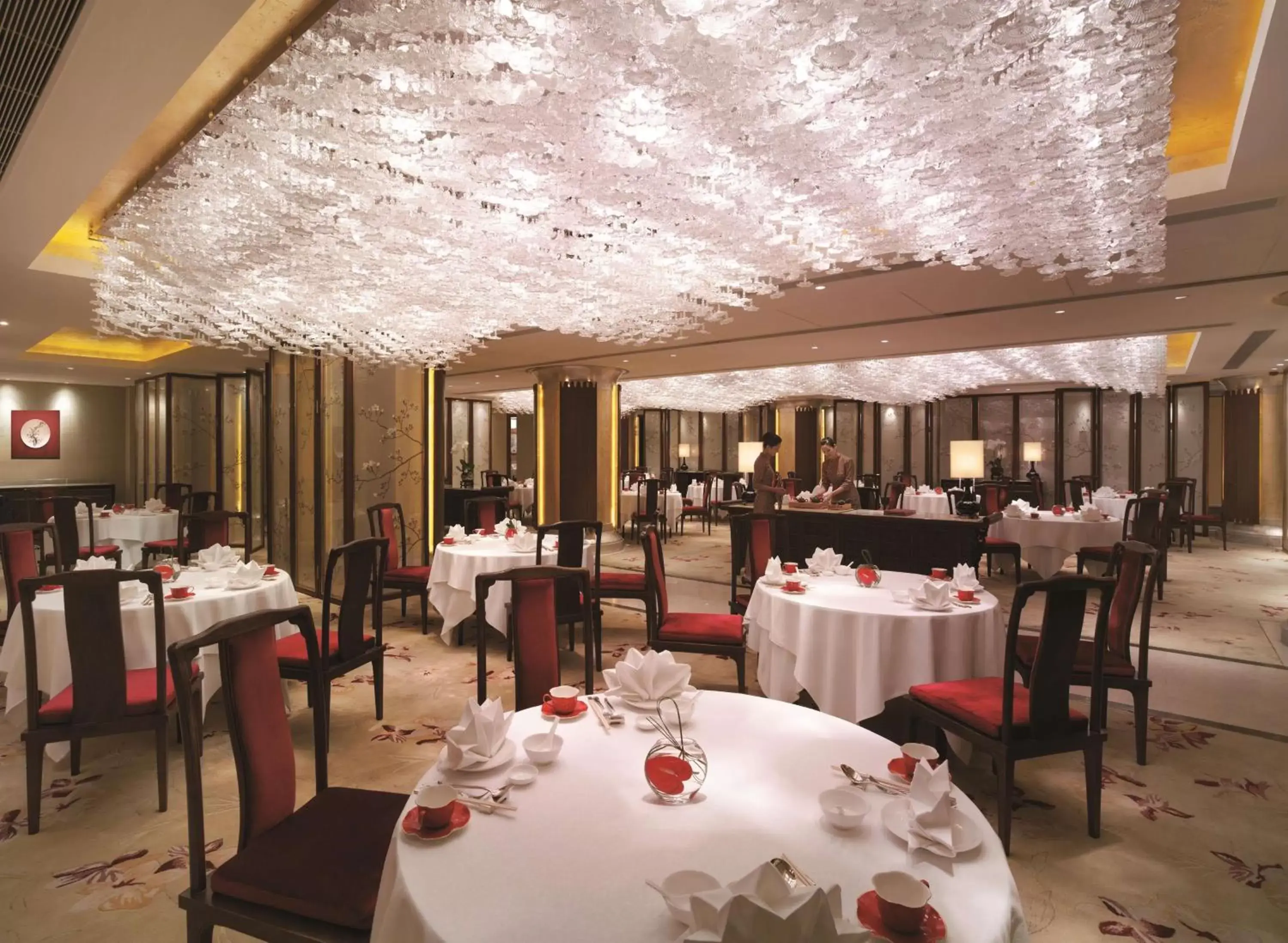 Restaurant/Places to Eat in Shangri-La Dalian