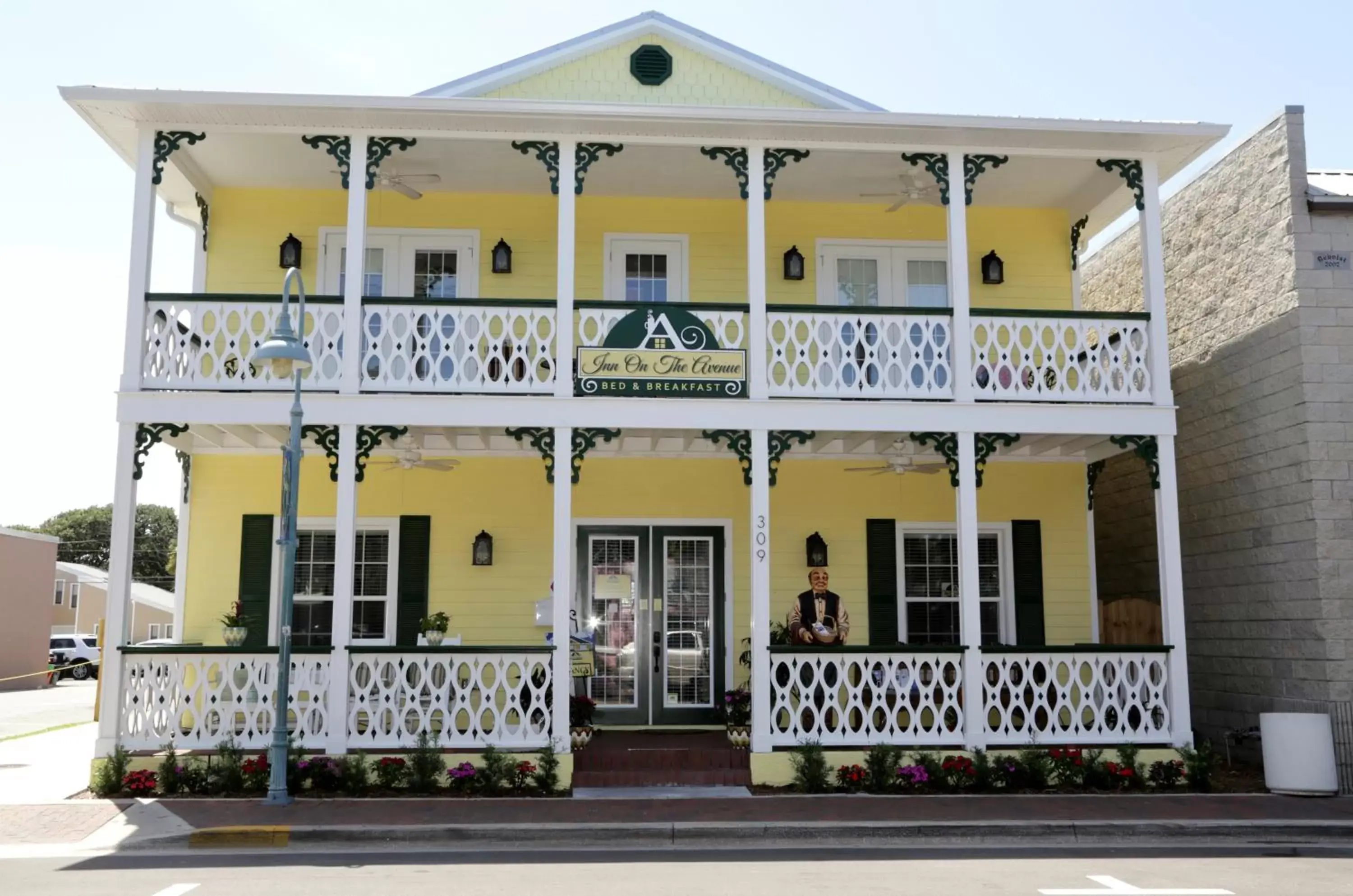 Facade/entrance, Property Building in Inn on the Avenue