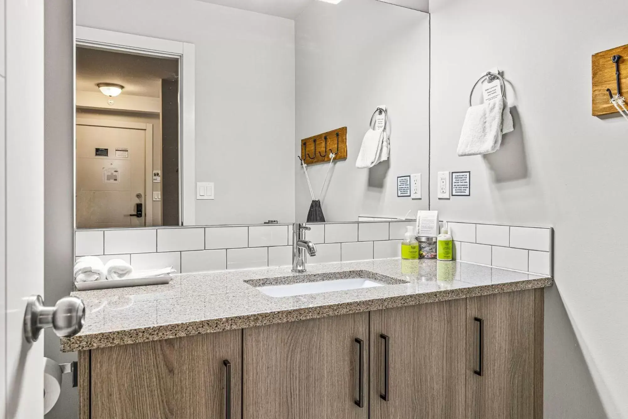 Bathroom in Basecamp Lodge Canmore