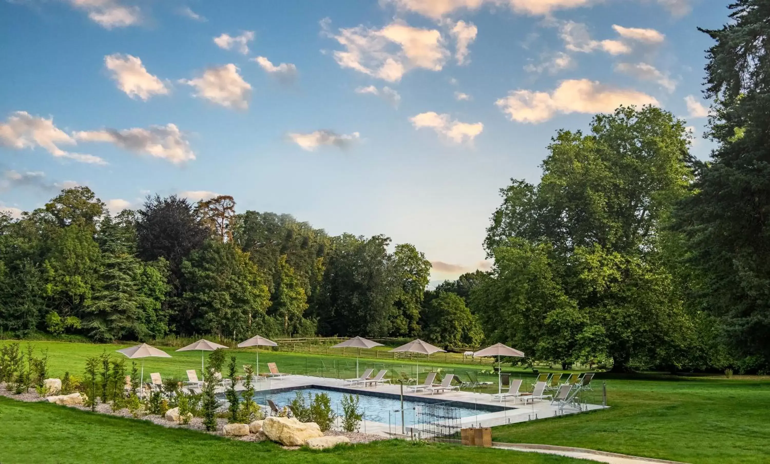 Spring, Swimming Pool in Novotel Domaine de Maffliers