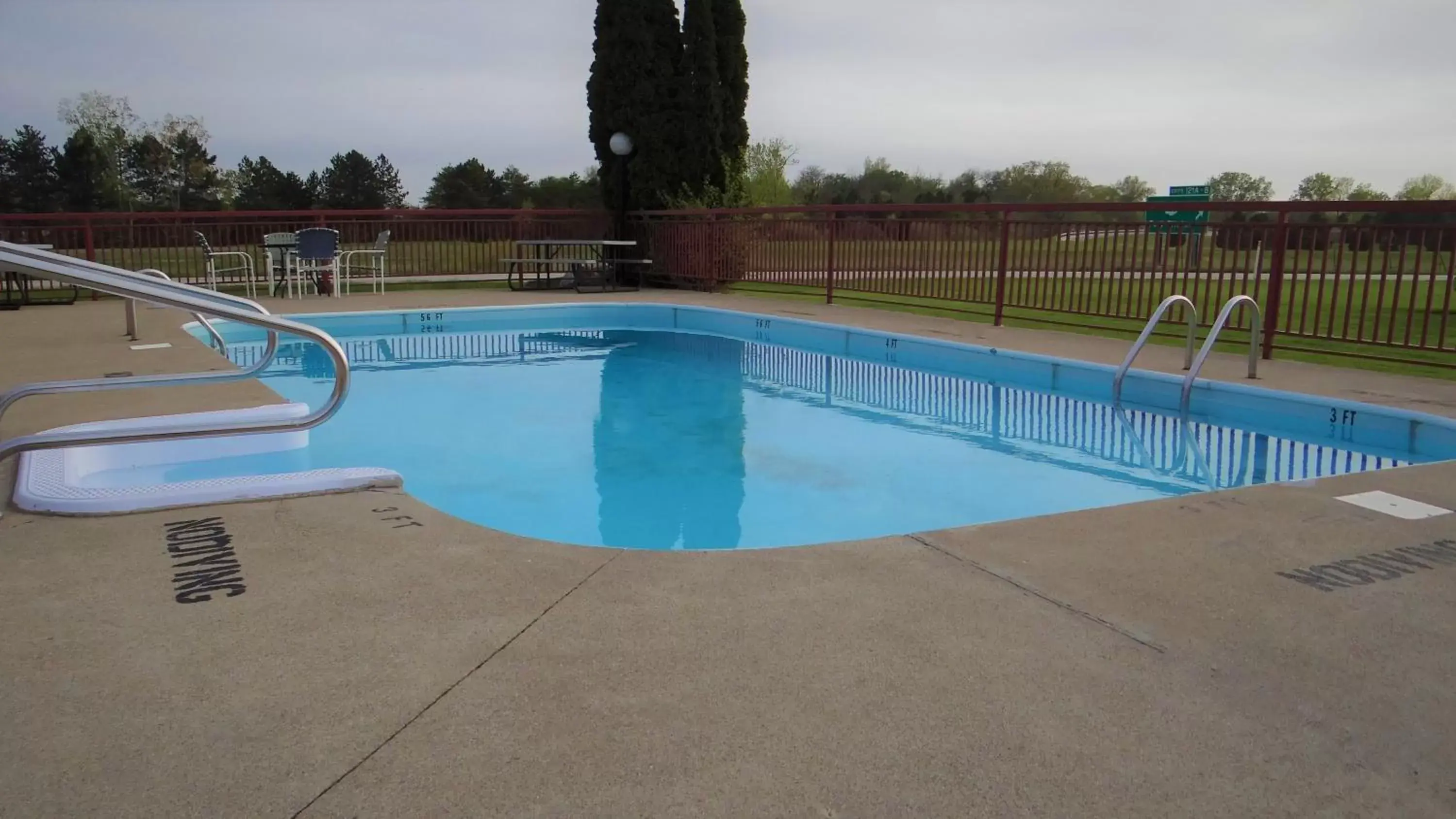 Swimming Pool in Stay Inn