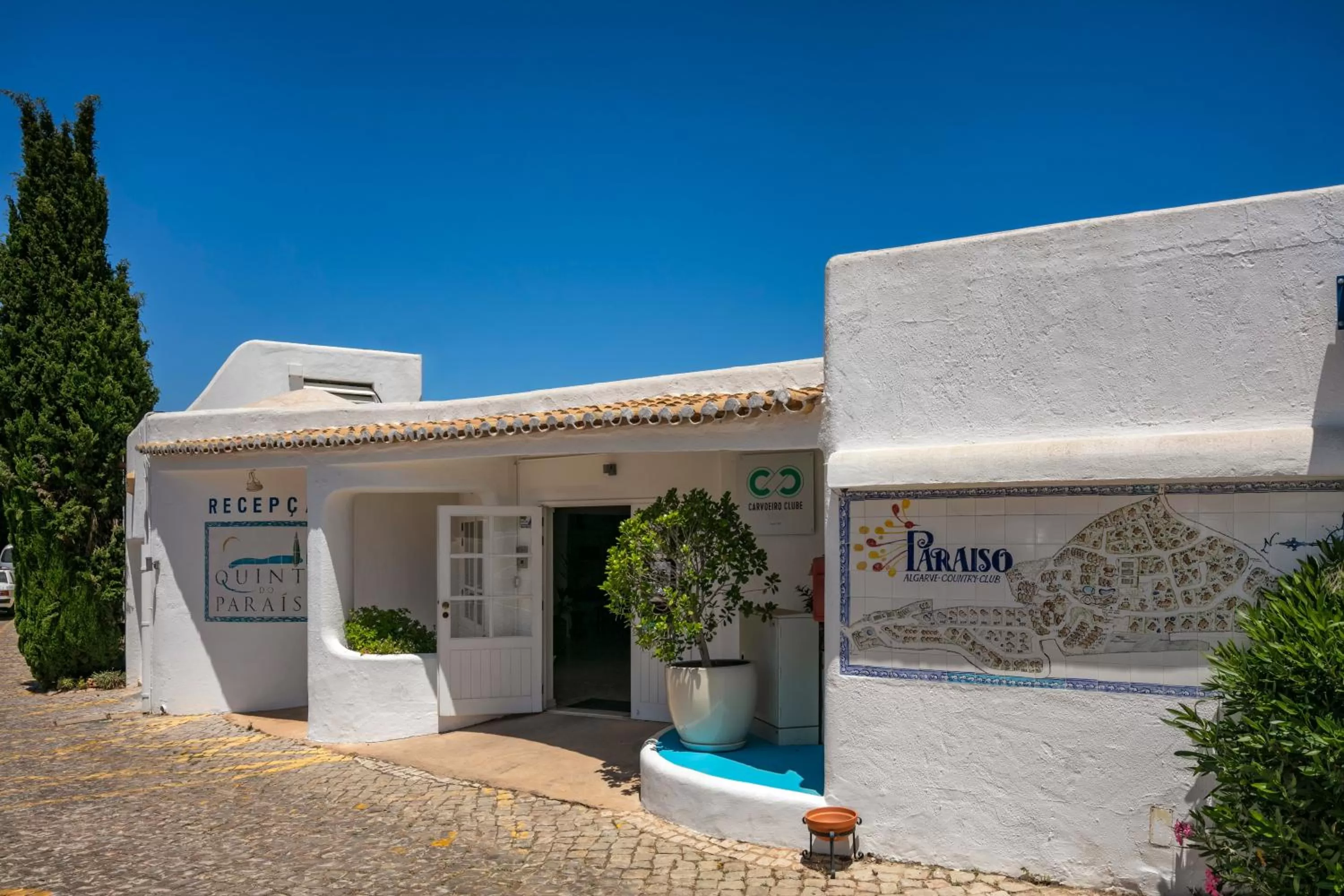 Property building in Quinta Do Paraiso - AL