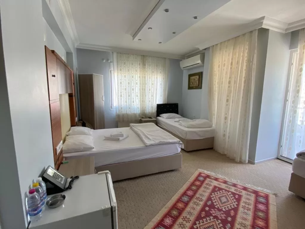 Photo of the whole room, Bed in Sakran Hotel